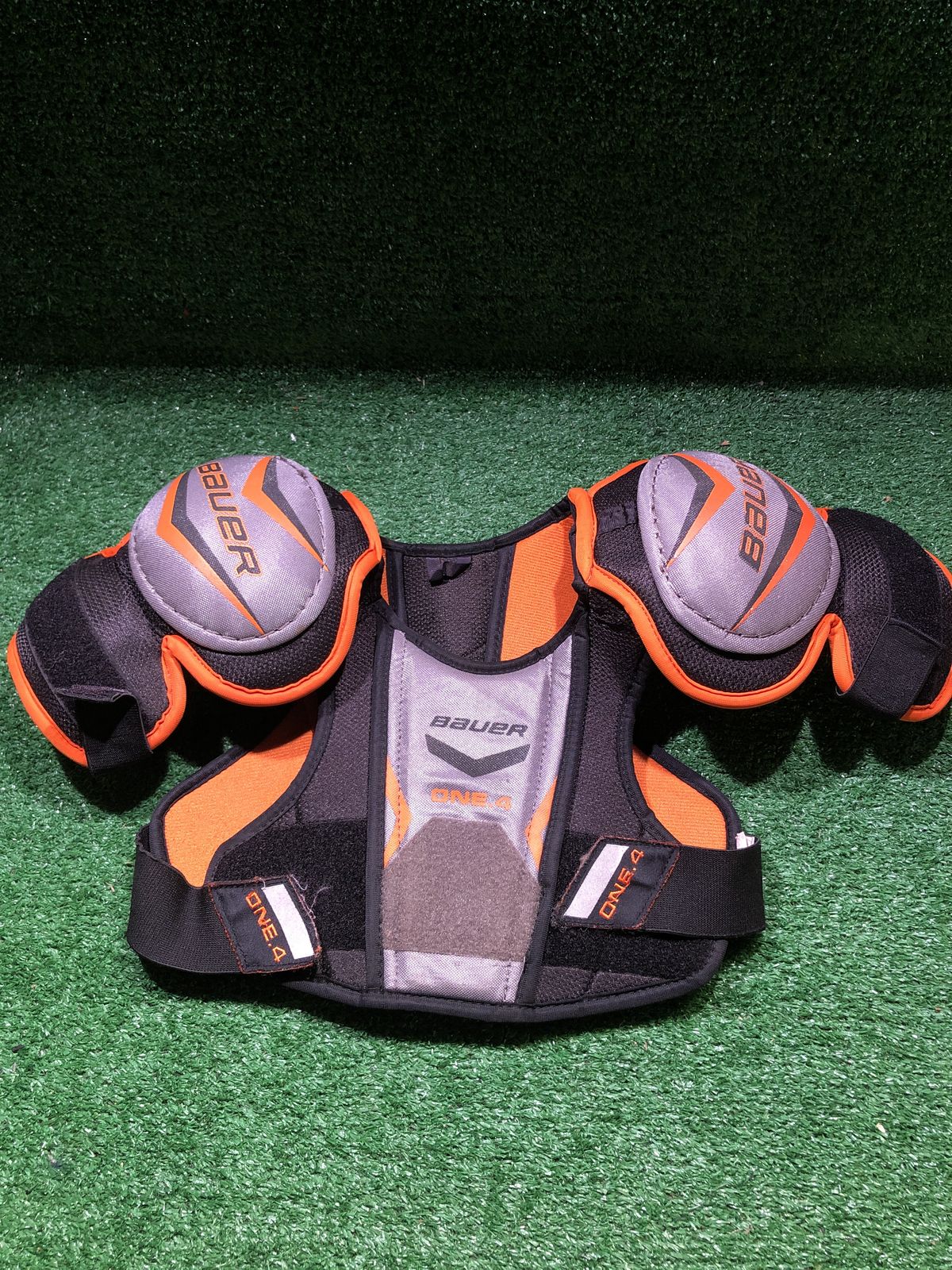 Bauer Supreme One.4 Hockey Shoulder Pads Youth Large (L)