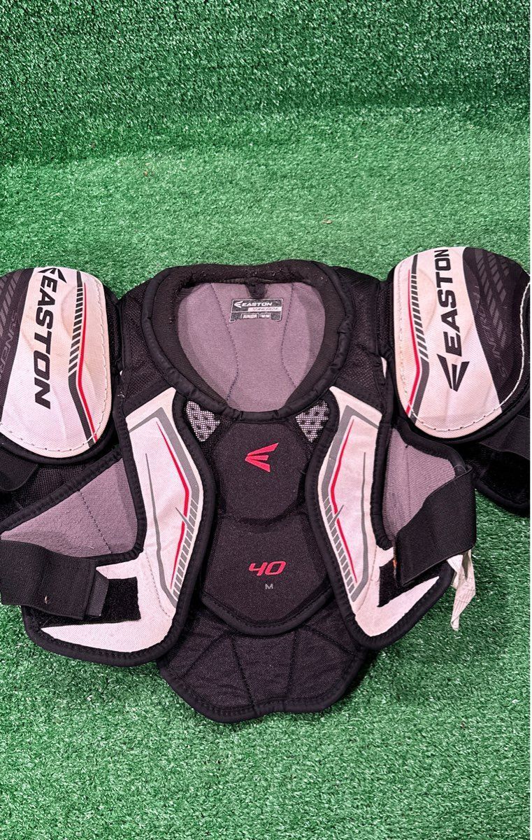 Easton Synergy Hockey Shoulder Pads Junior Medium (M)