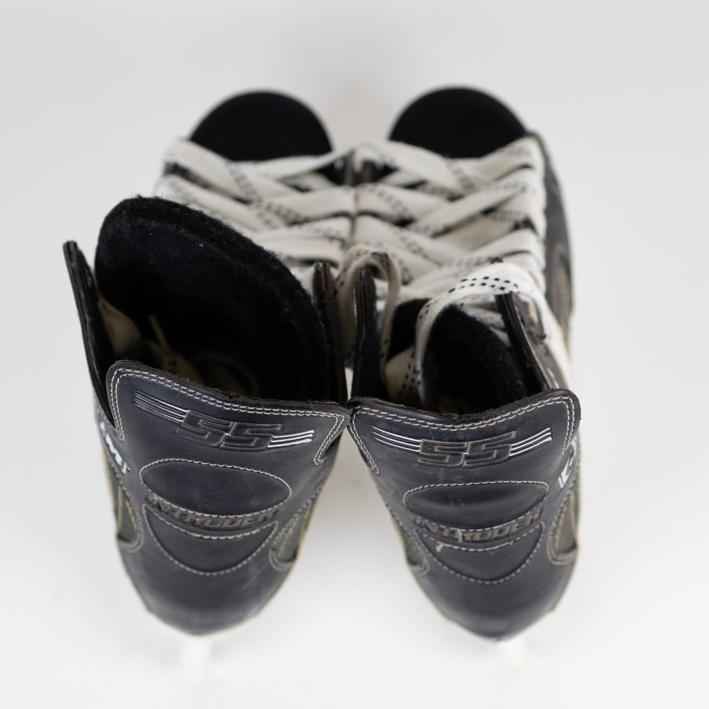 Vintage CCM Intruder 55 Size 5 Hockey Skates