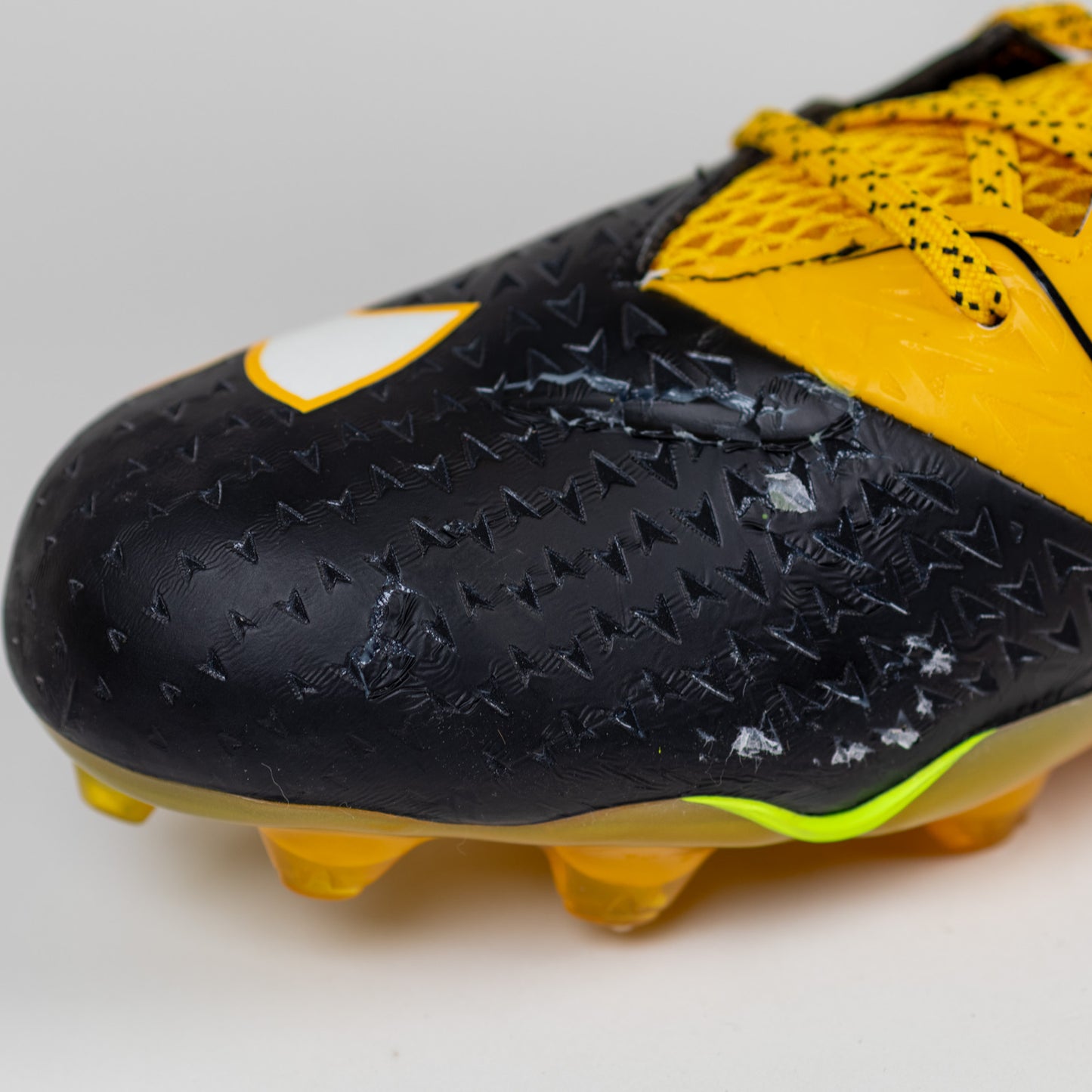 Under Armour Clutchfit Football Cleats Men's Size 16.0 – New Without Box