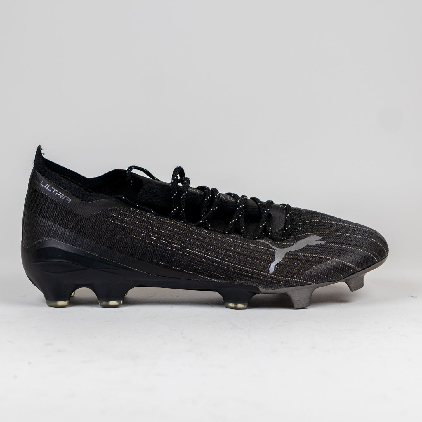 Puma Ultra 11.0 Soccer Cleats – New Without Box