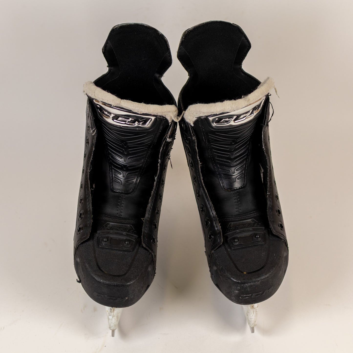CCM Ribcor 86K Size 6.5 Ice Hockey Skates