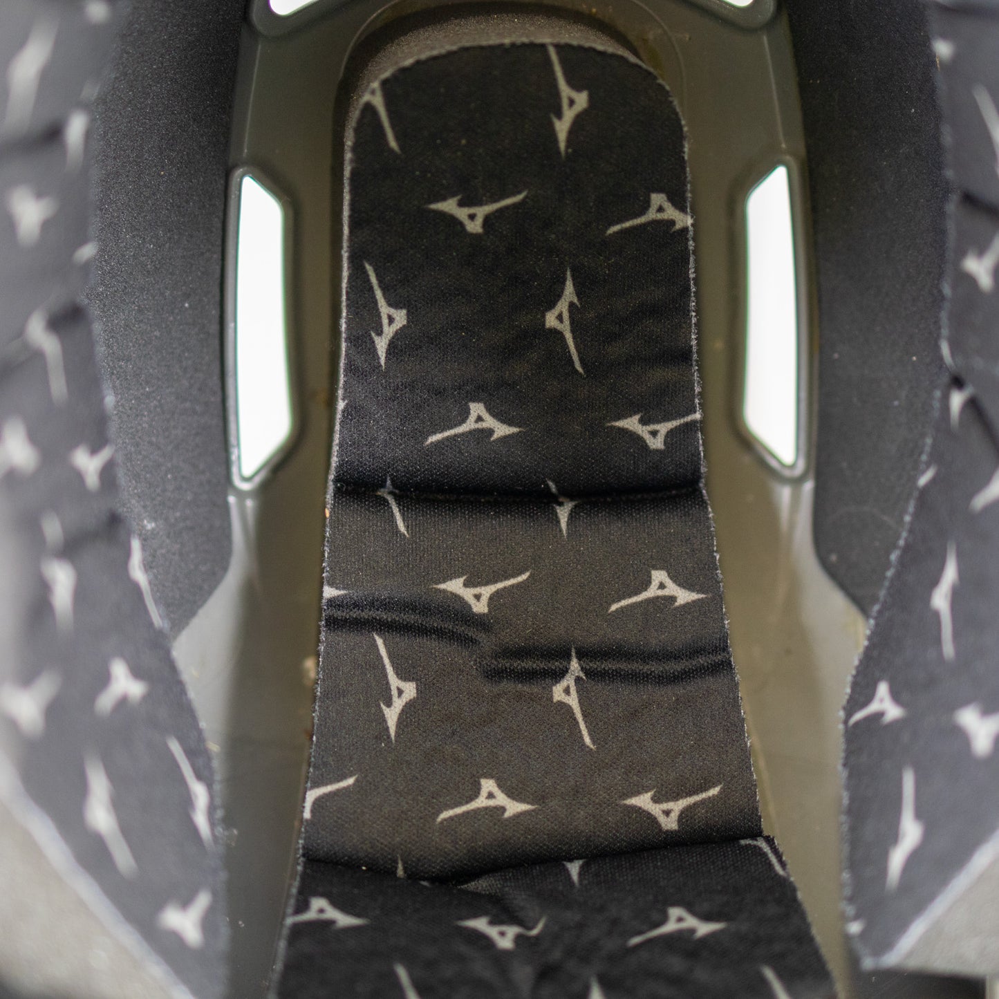 Mizuno F6 6 3/4" to 7" Softball Batting Helmet