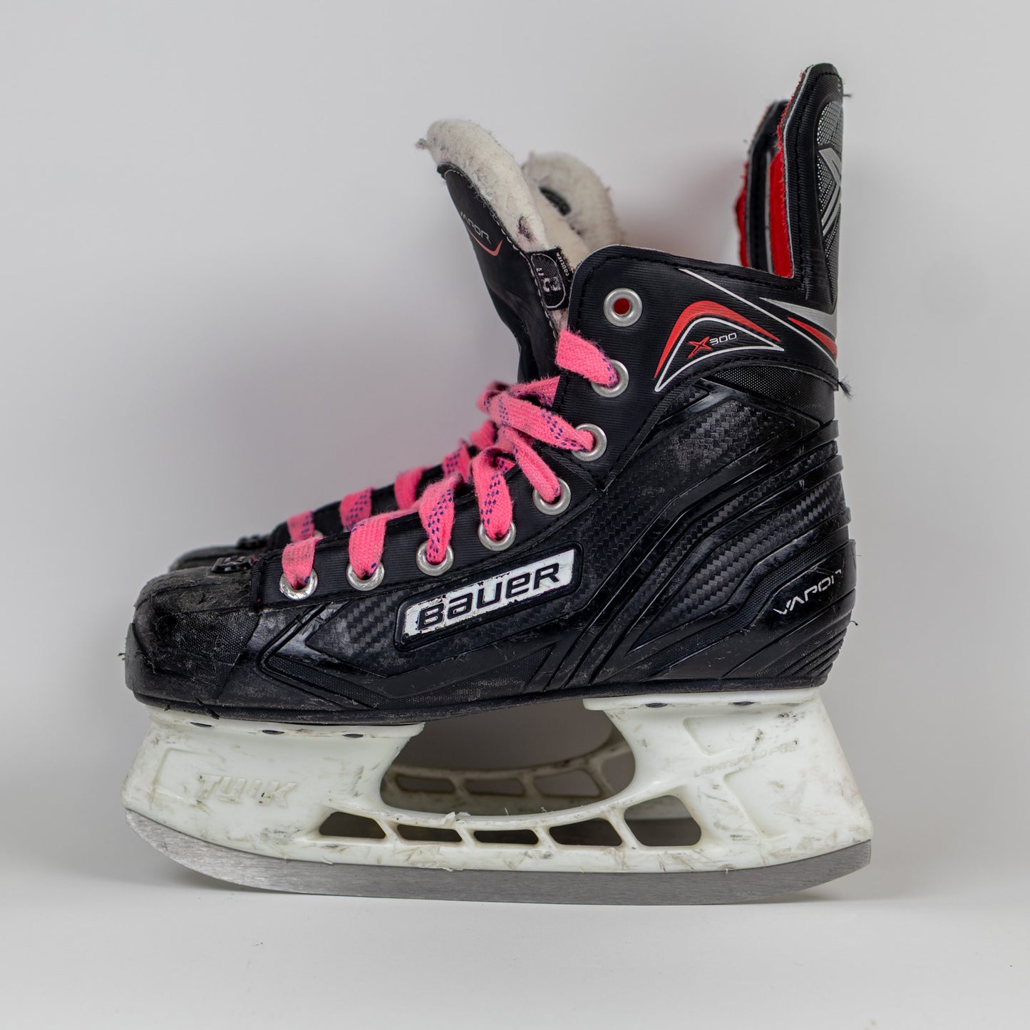 good: Bauer Vapor X300 Size 2.0R Hockey Skates
