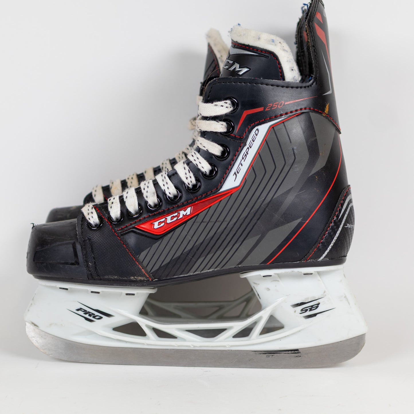 CCM Jetspeed 250 Size 4.0 Hockey Skates