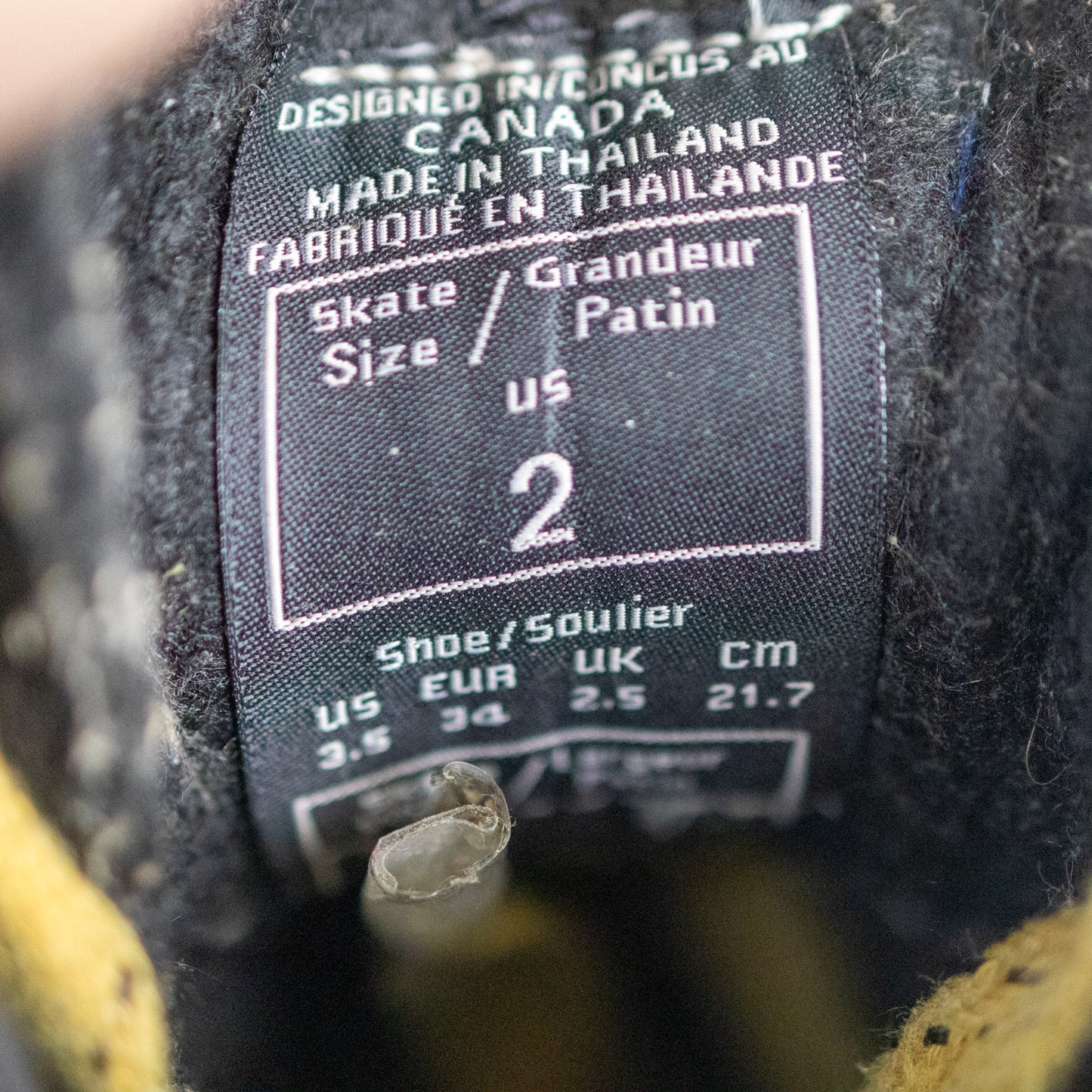 CCM 04 V2 Size 2.0 Hockey Skates