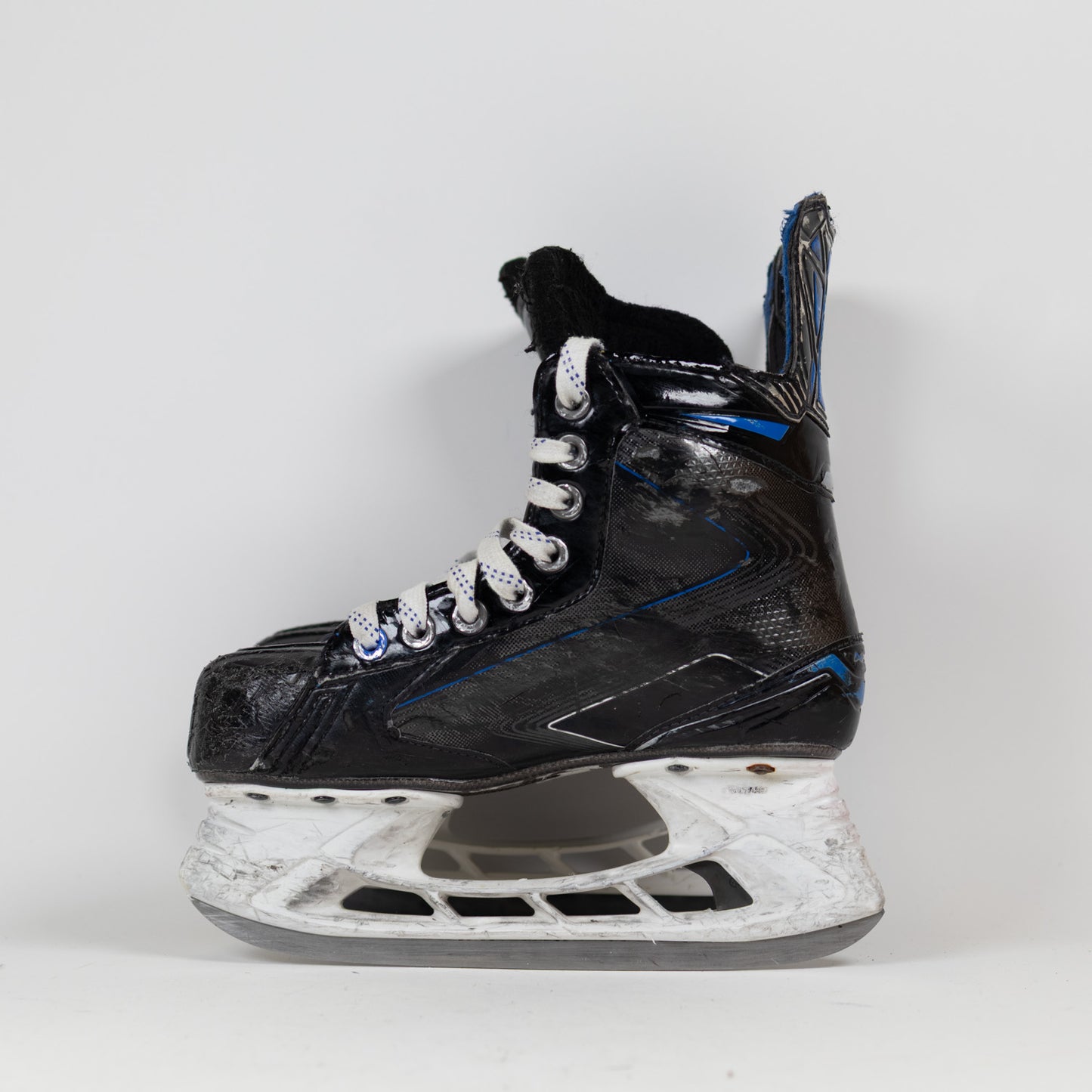 Bauer Nexus 2500 Size 3 Hockey Skates