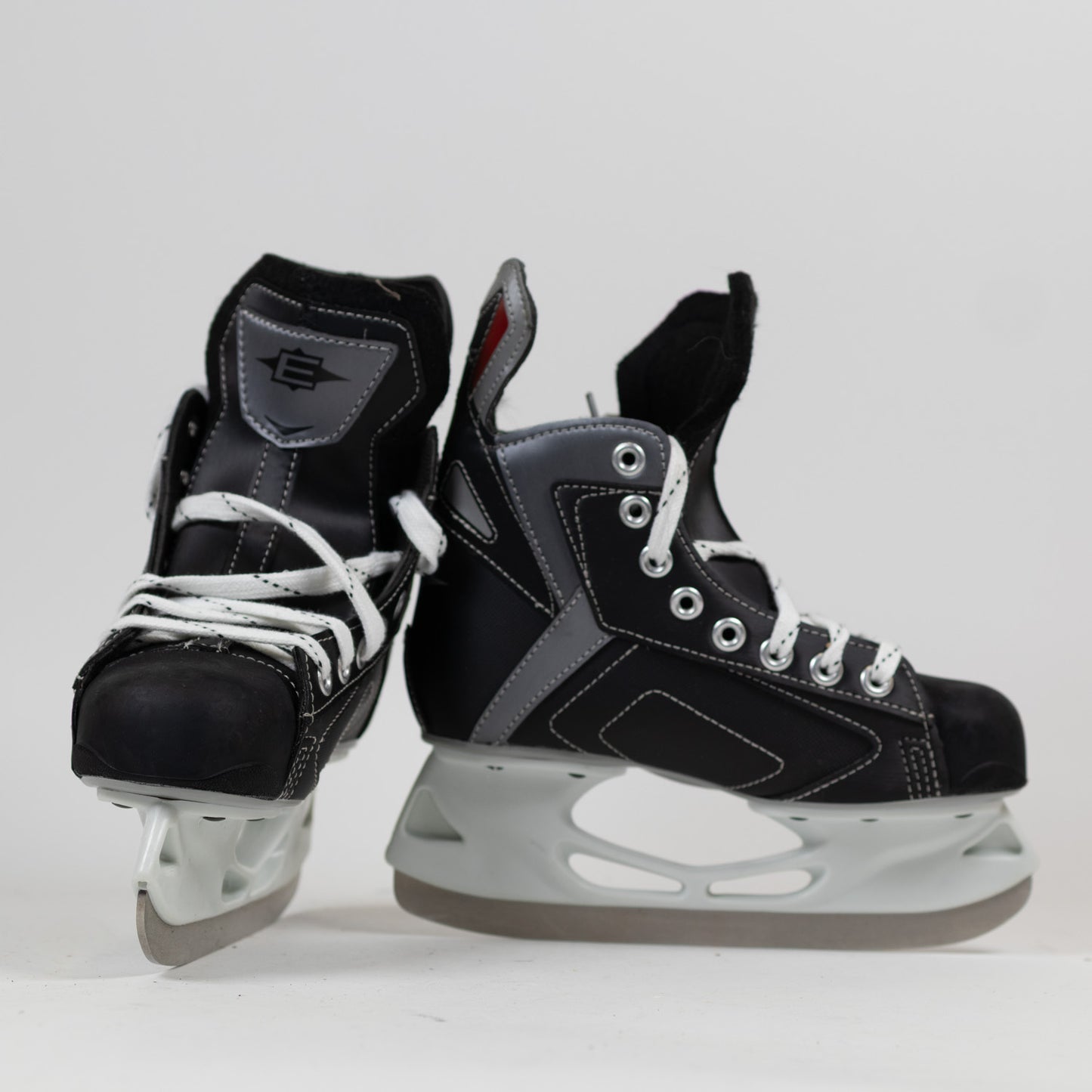 Easton Synergy SY50 Size 2 Hockey Skates
