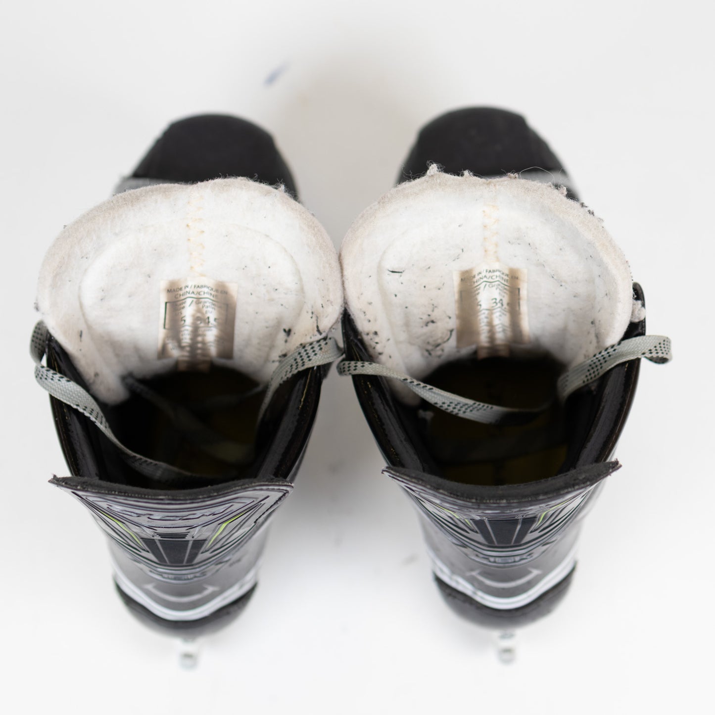 CCM Ribcor 76K Size 5 Hockey Skates