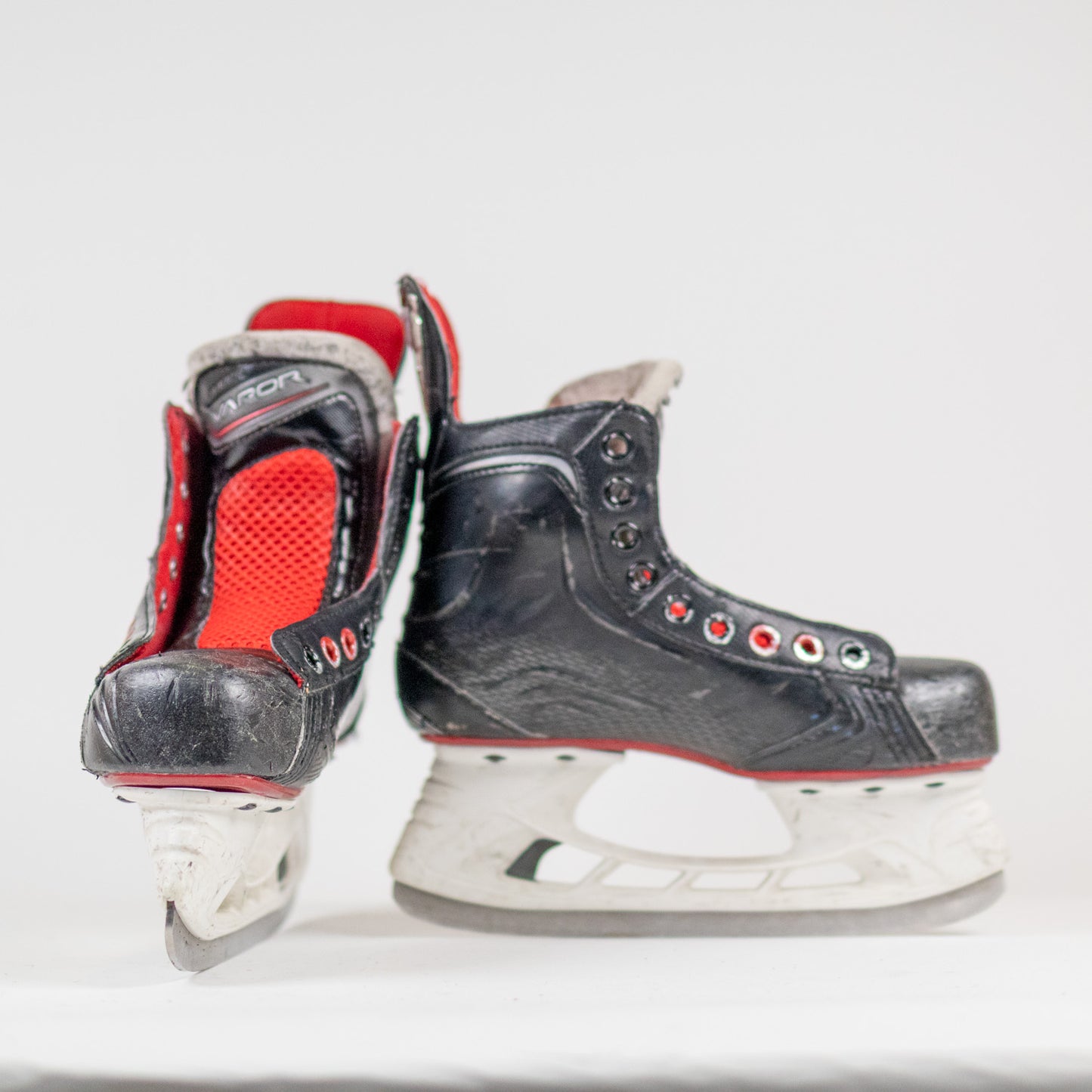 Bauer Vapor X500 Size 2.5 Hockey Skates