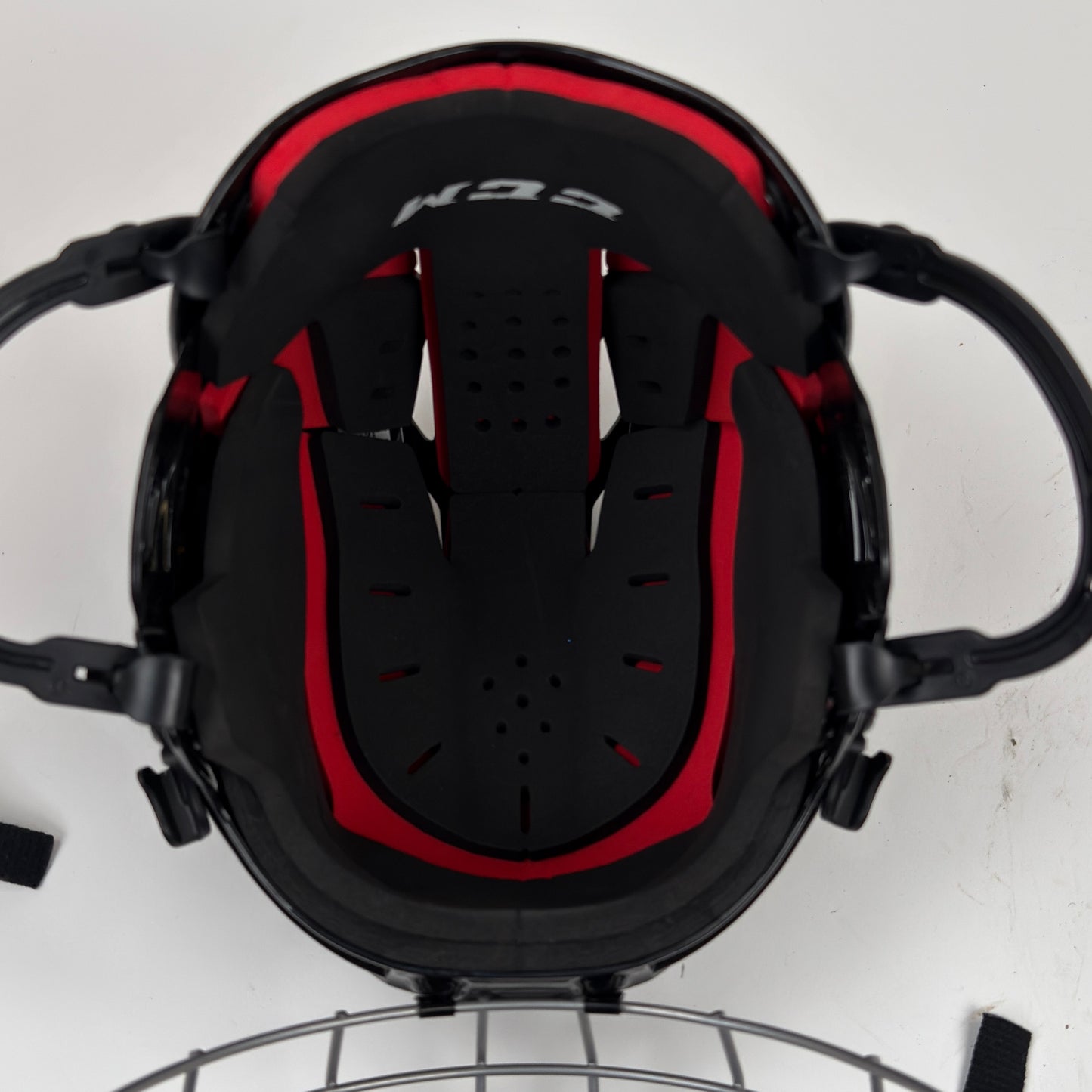 CCM FM50 X-Small 6 5/8" to 6 3/4" Hockey Helmet