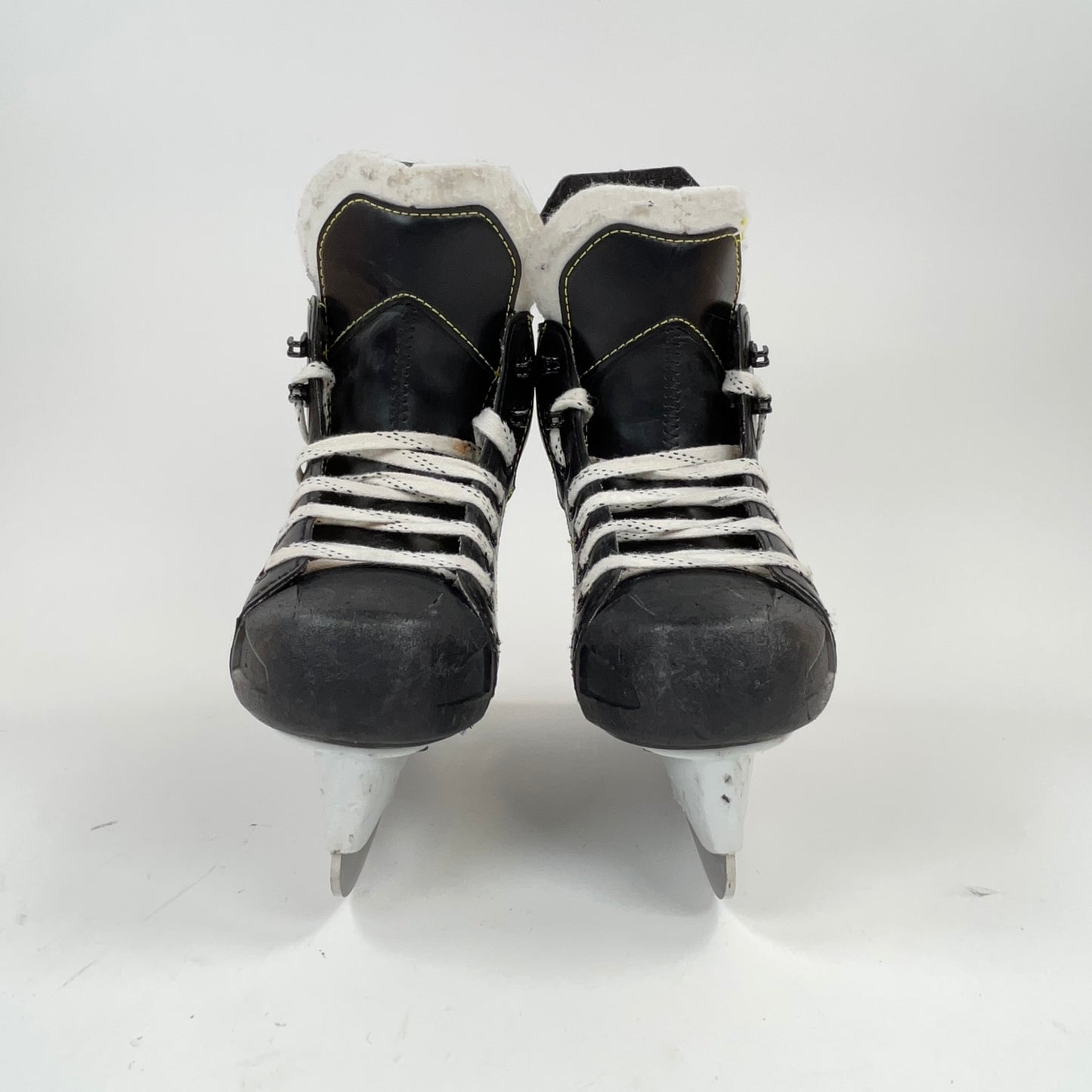 CCM Tacks AS 550 Size 13 Youth Hockey Skates