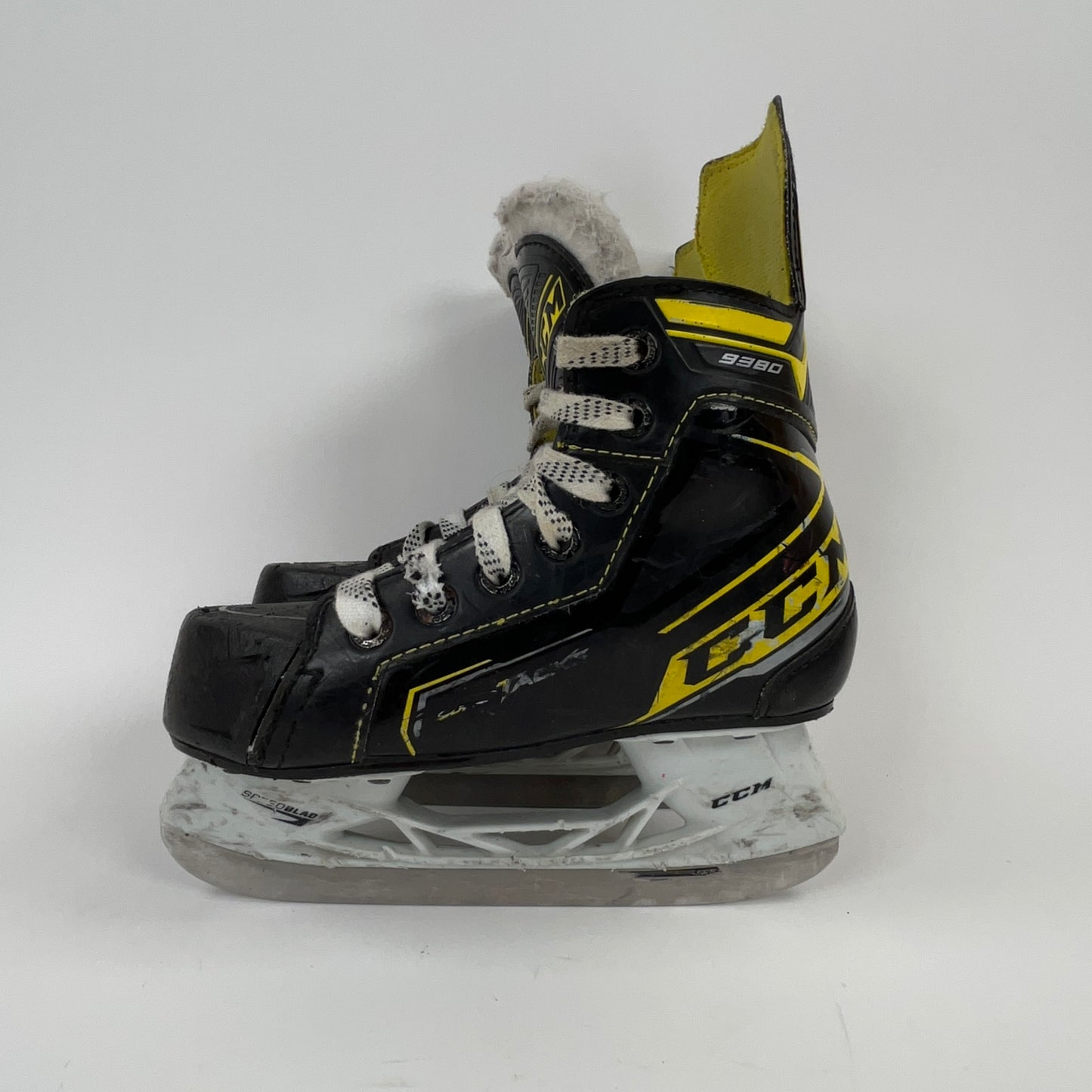 CCM Super Tacks 9380 Size 1 Junior Hockey Skates