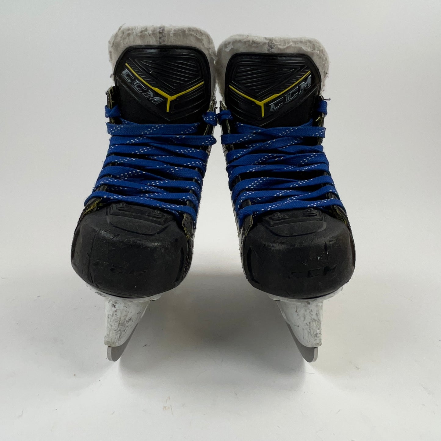 CCM Super Tacks Classic Size 2.5 Junior Hockey Skates