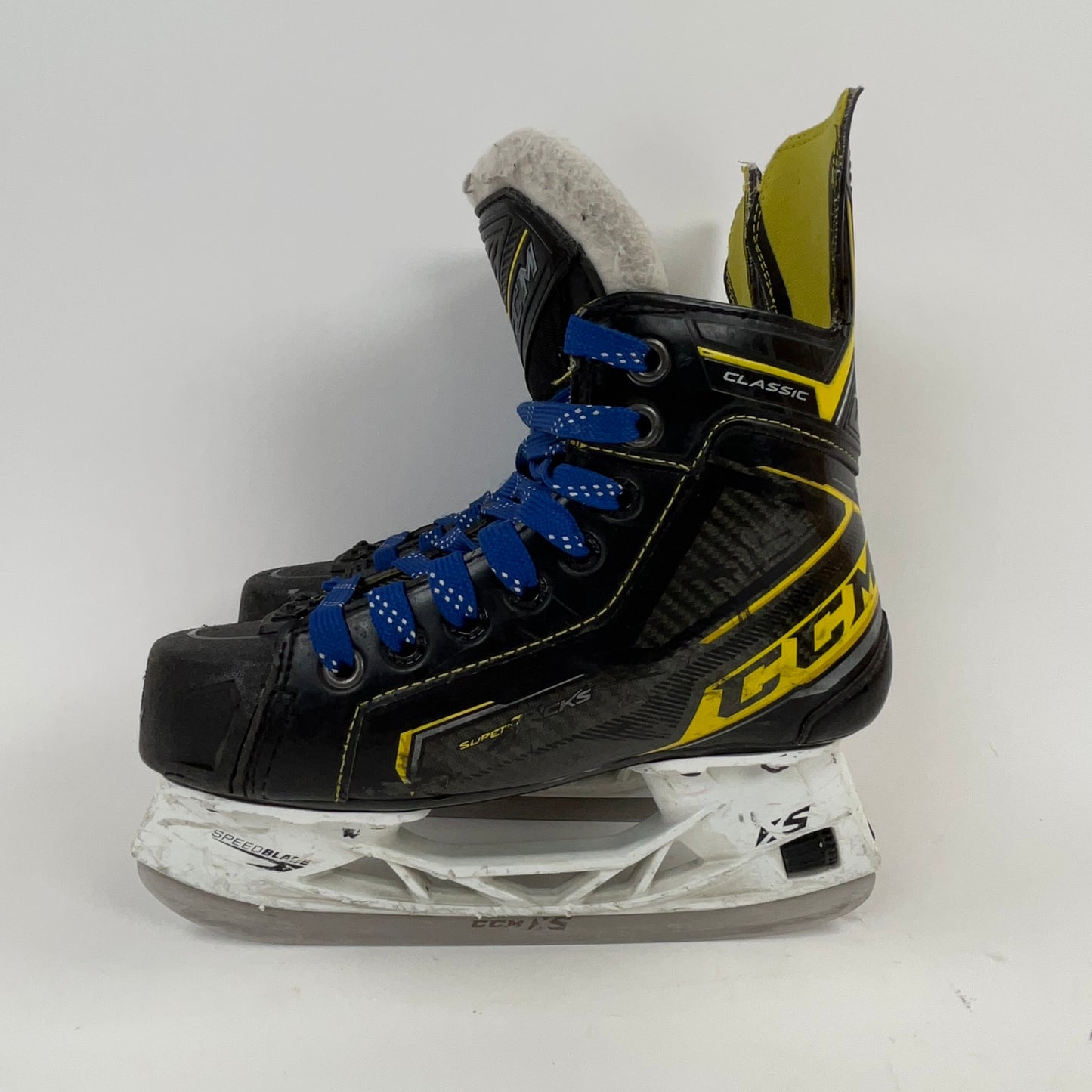 CCM Super Tacks Classic Size 2.5 Junior Hockey Skates