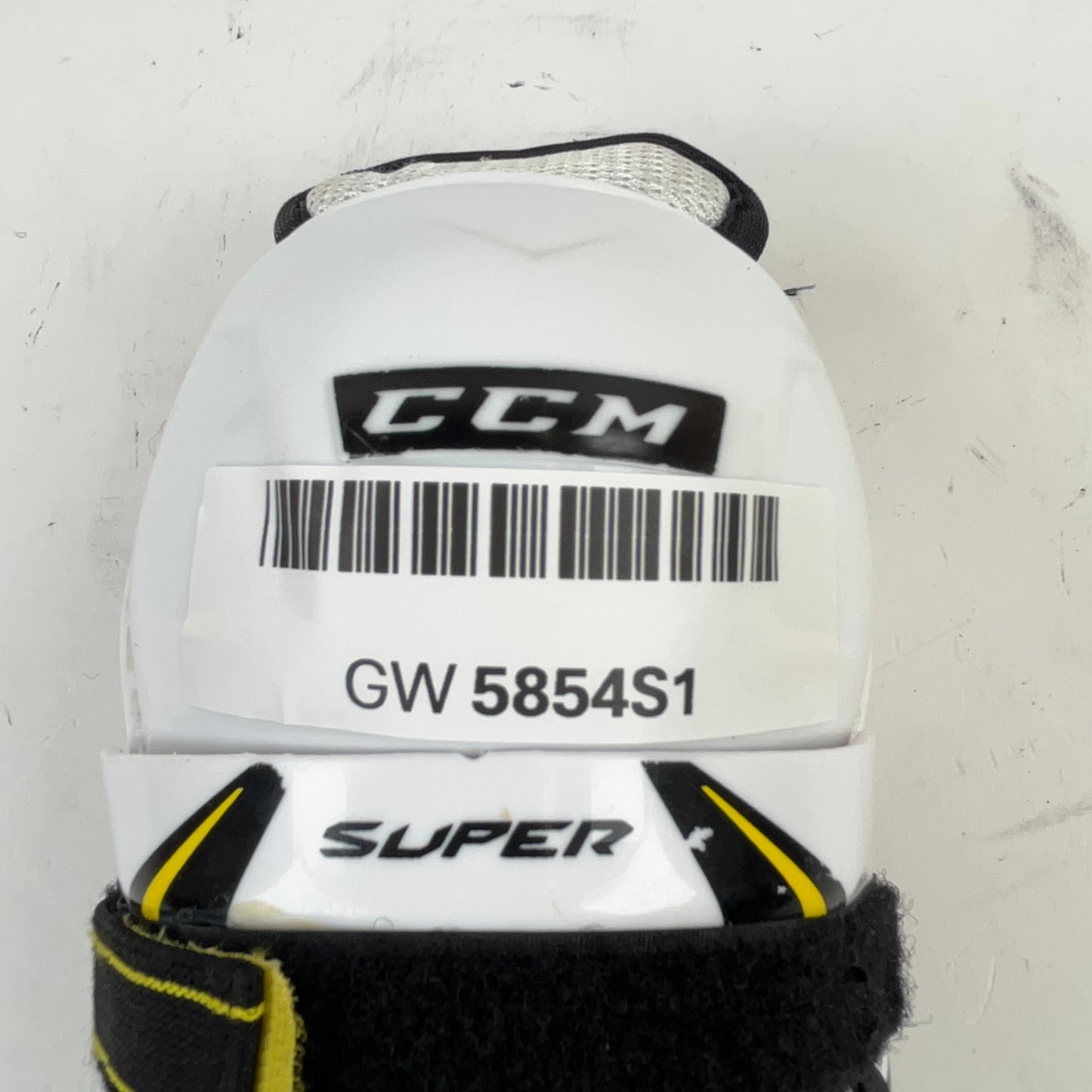 CCM Super Tacks Youth 8" Hockey Shin Guards