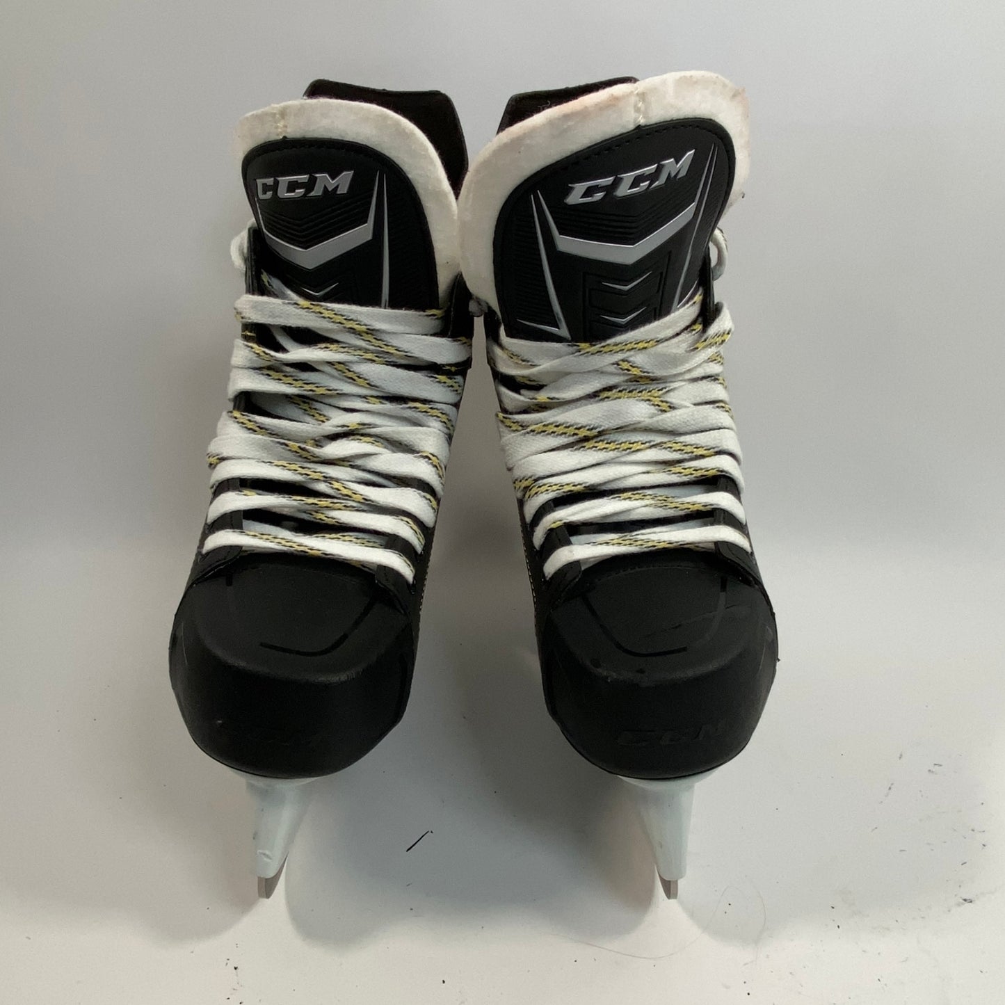 CCM Tacks 9050 Size 6 Intermediate Hockey Skates
