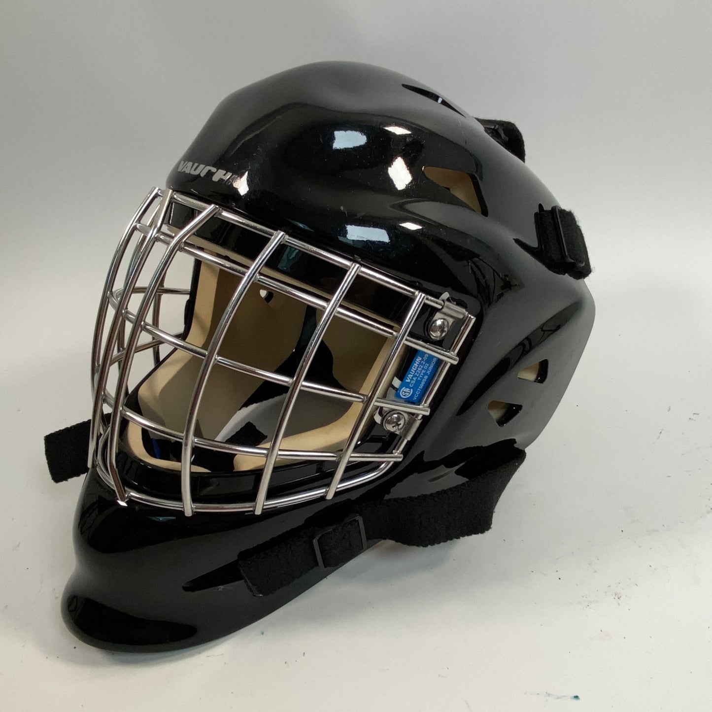 Vaughn VM 7500 S/M Adjustable 6 3/8 to 6 3/4 Junior Hockey Goalie Helmet