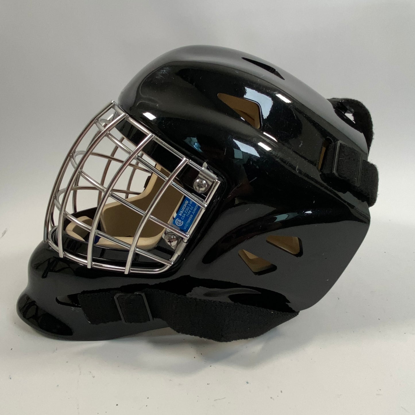 Vaughn VM 7500 S/M Adjustable 6 3/8 to 6 3/4 Junior Hockey Goalie Helmet