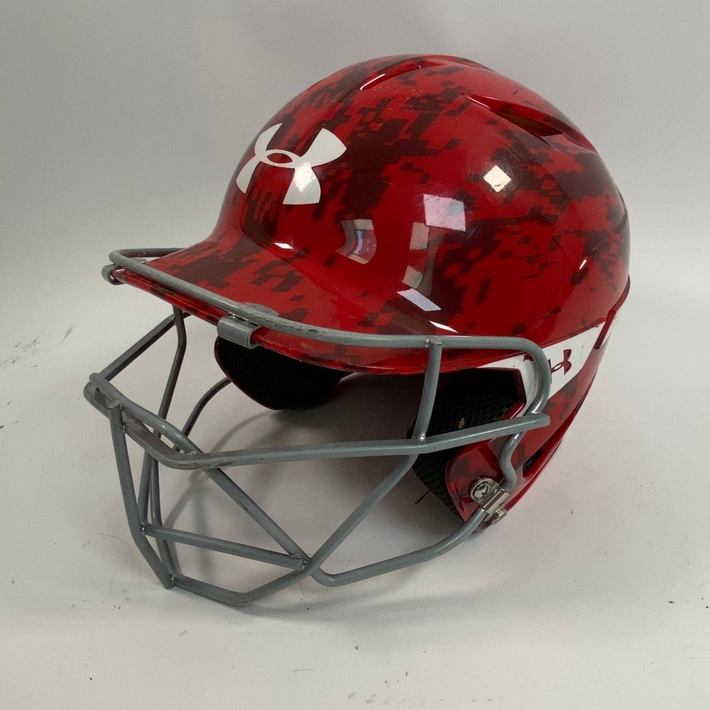 Under Armour UABH2-100 Medium 6 1/2" to 7 1/2" Senior Softball Batting Helmet
