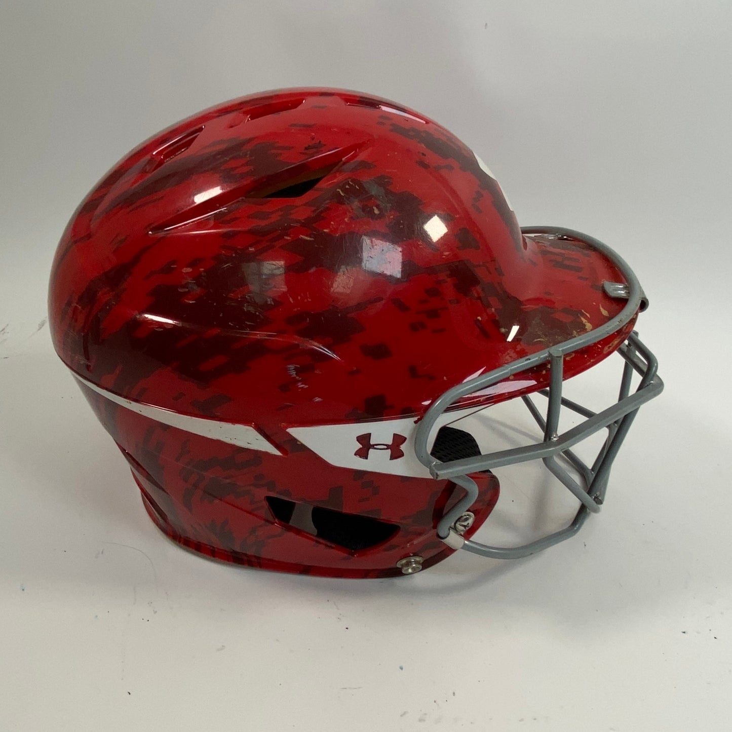 Under Armour UABH2-100 Medium 6 1/2" to 7 1/2" Senior Softball Batting Helmet