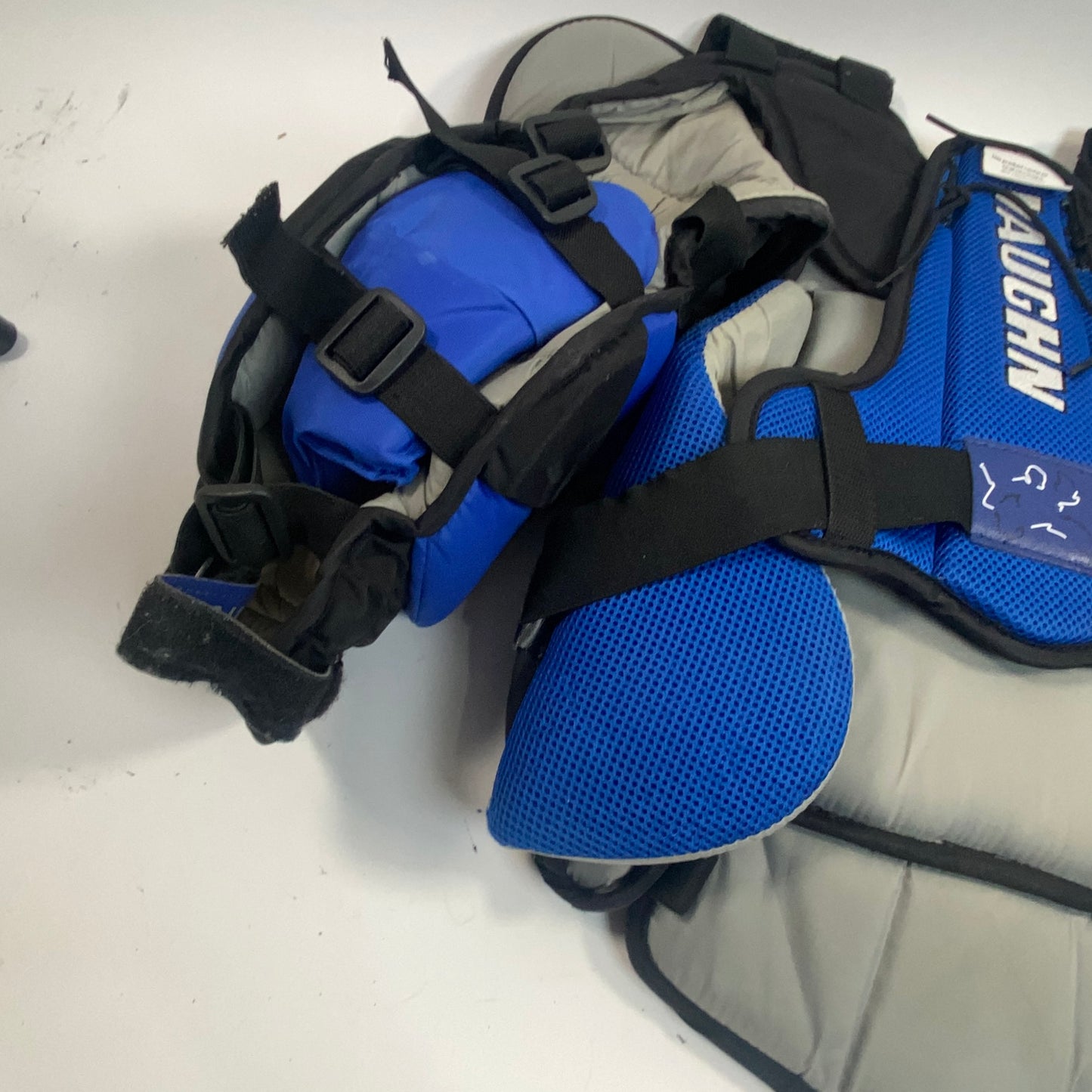 Vaughn Velocity V7 Junior XR Junior Medium Goalie Chest Protector