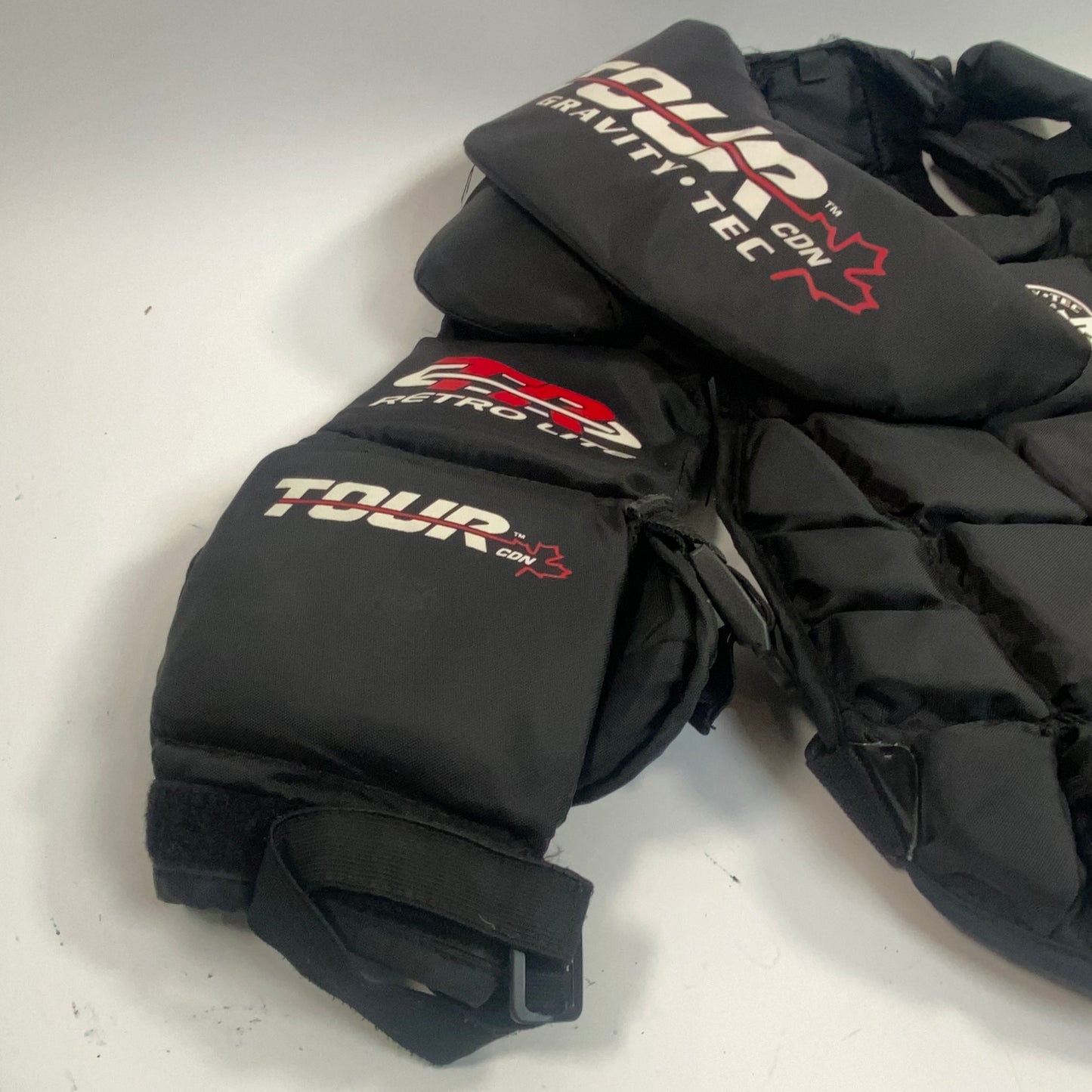 Tour Gravity Tec Retro Lite Senior Medium Goalie Chest Protector