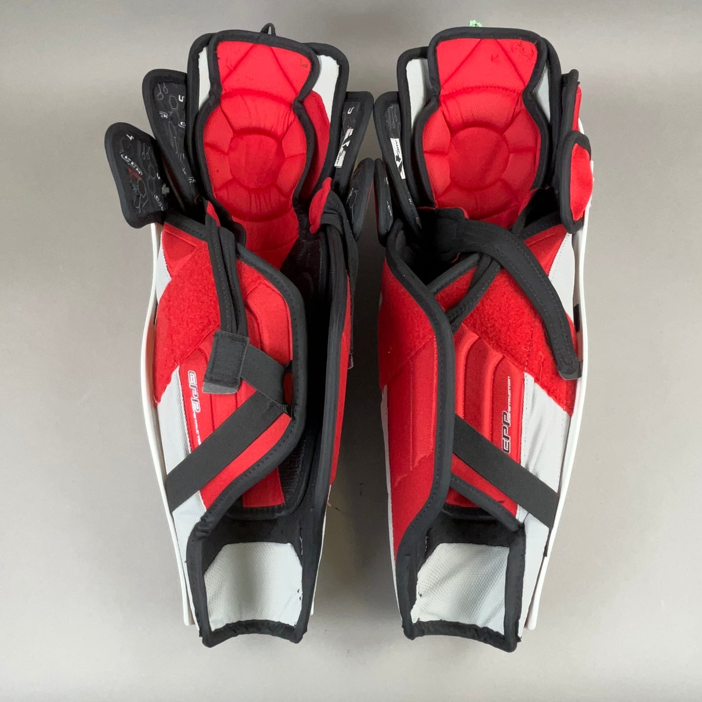 CCM U+ Pro Senior 17" Hockey Shin Guards