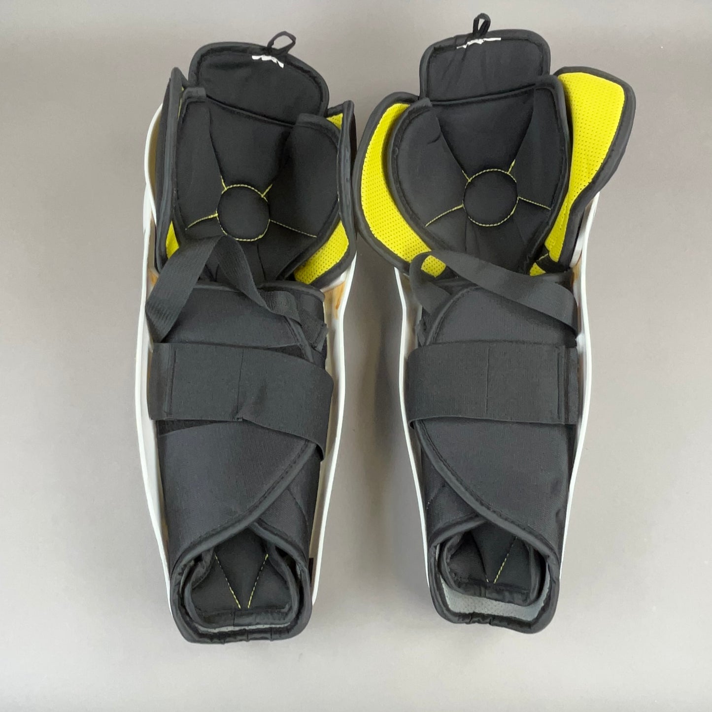 Easton Synergy EQ20 Intermediate 14" Hockey Shin Guards