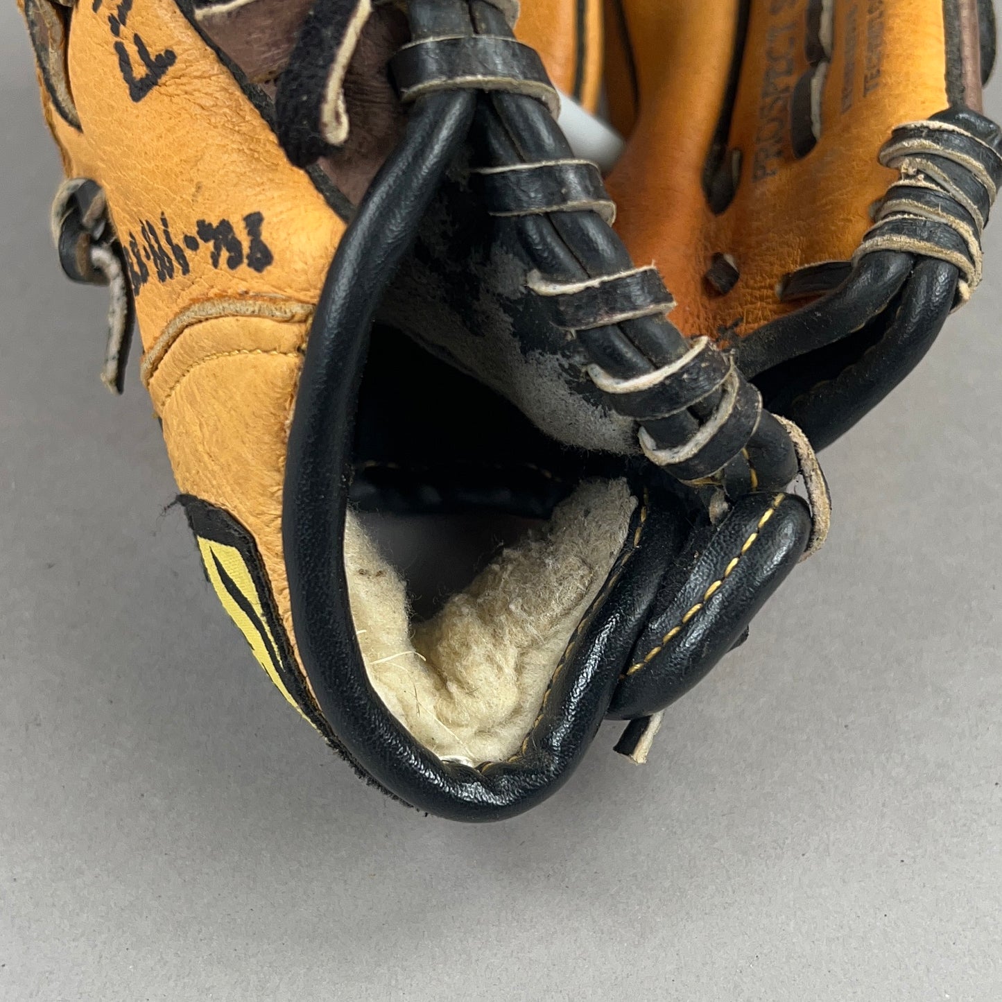 Mizuno Prospect 10" Right Hand Thrower Baseball Glove