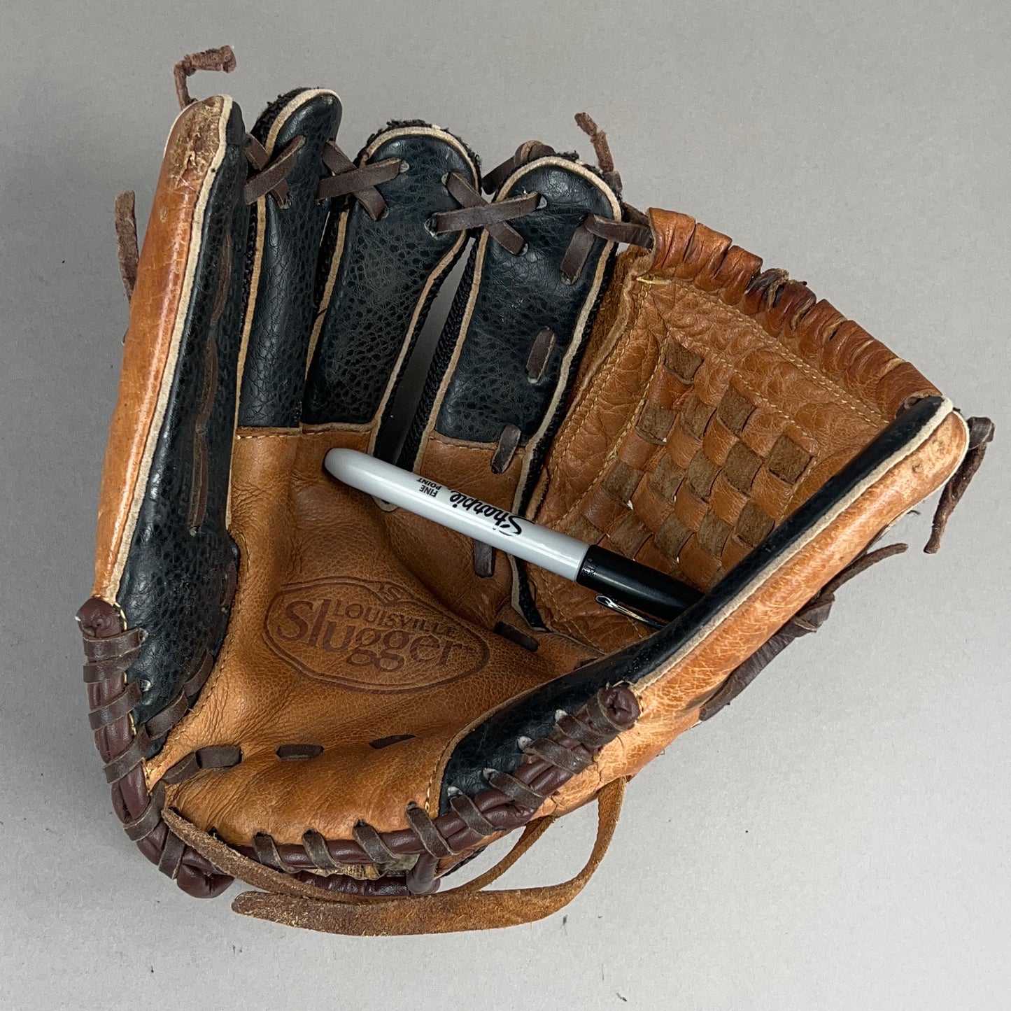 Louisville Slugger Genesis 1884 11" Right Hand Thrower Baseball Glove