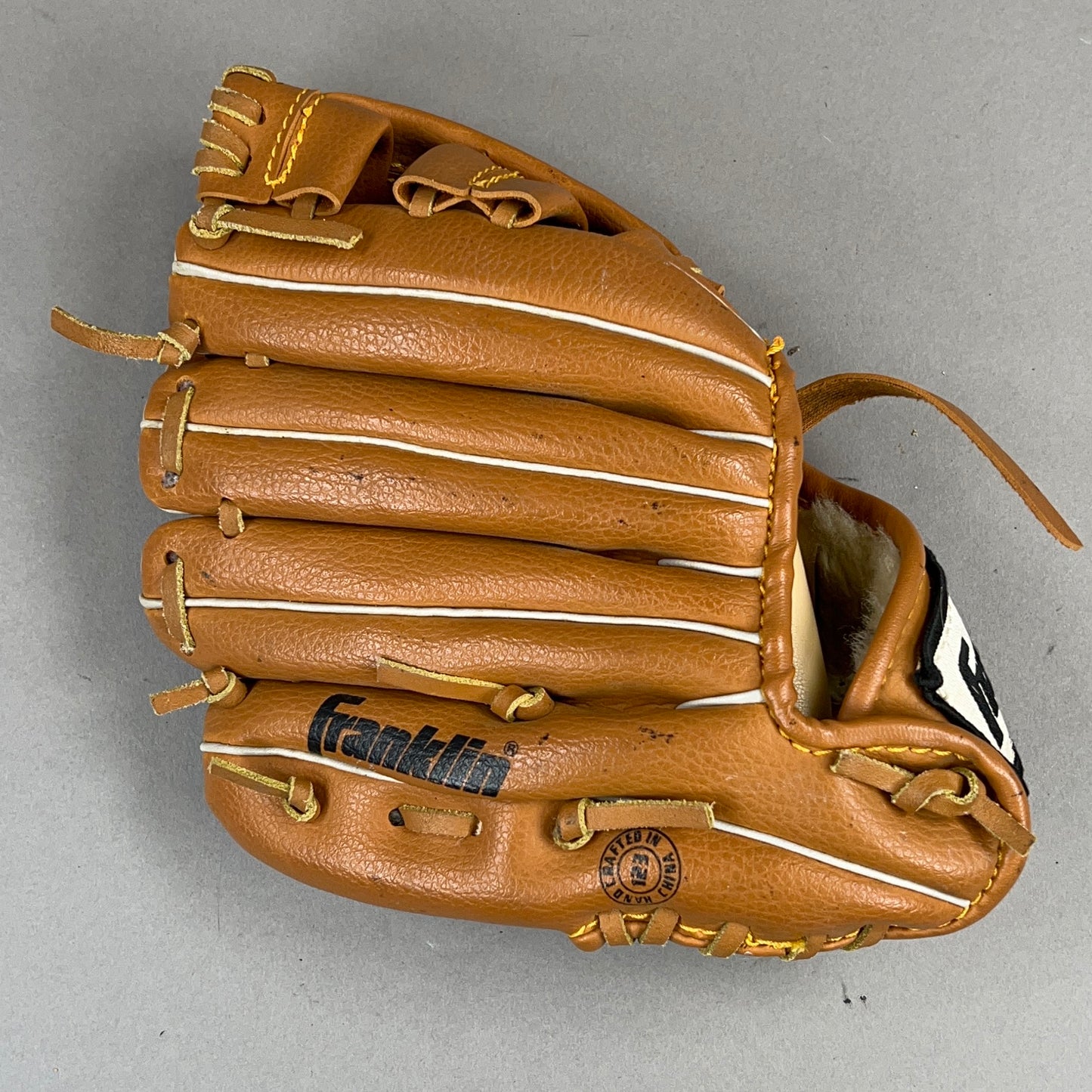 Franklin 4609 9.5" Right Hand Thrower Baseball Glove
