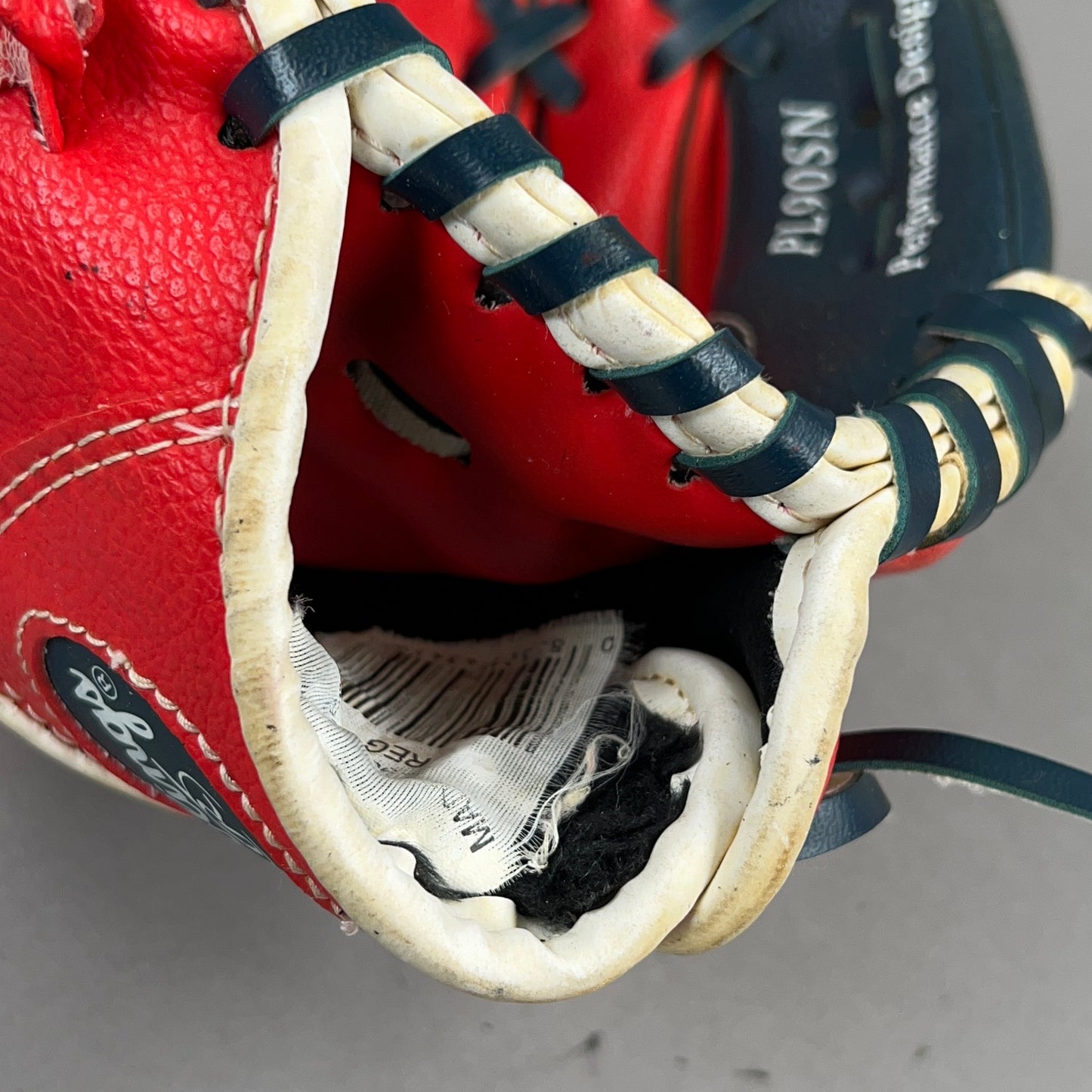 Rawlings PL90SN 9" Right Hand Thrower Baseball Glove