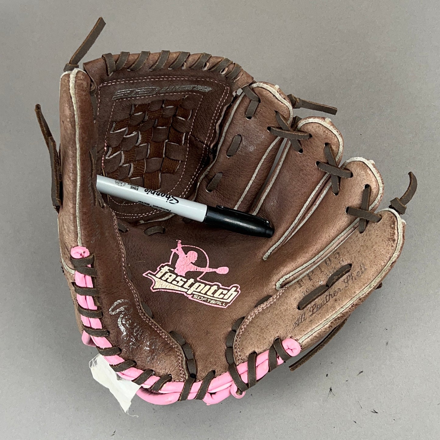 Rawlings FP105 10.5"" Right Hand Thrower Softball Glove