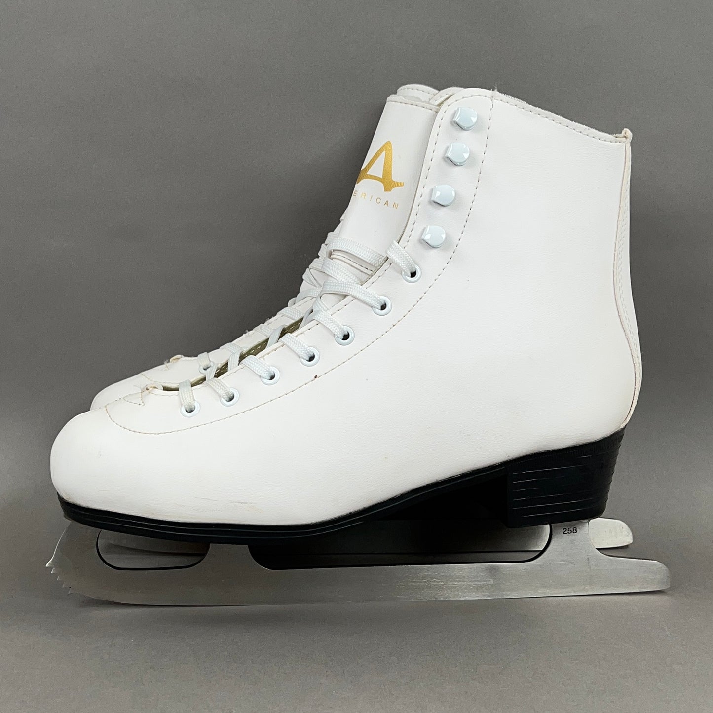 American Athletics Women's Tricot-Lined Size 9 Ice Skates