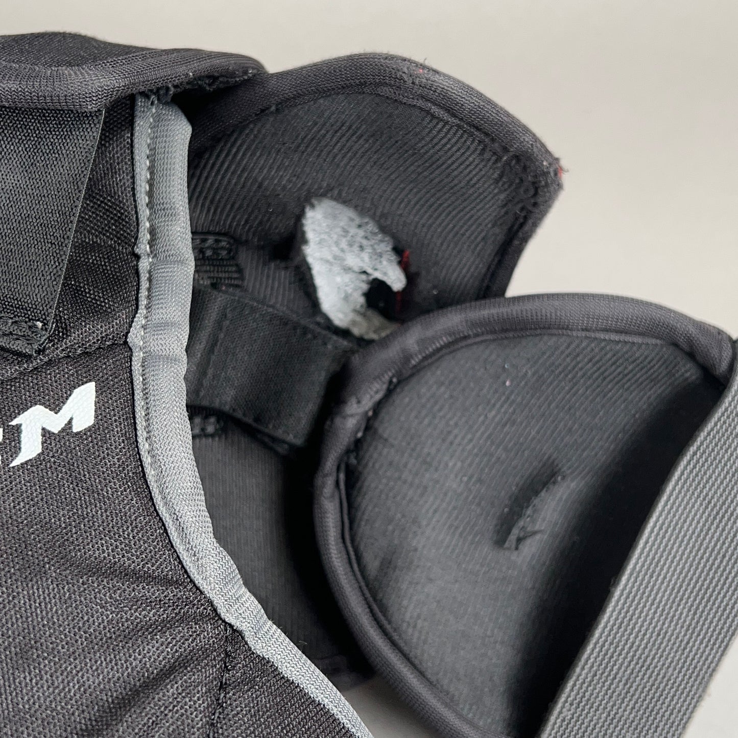 CCM QLT Junior Medium Hockey Shoulder Pads