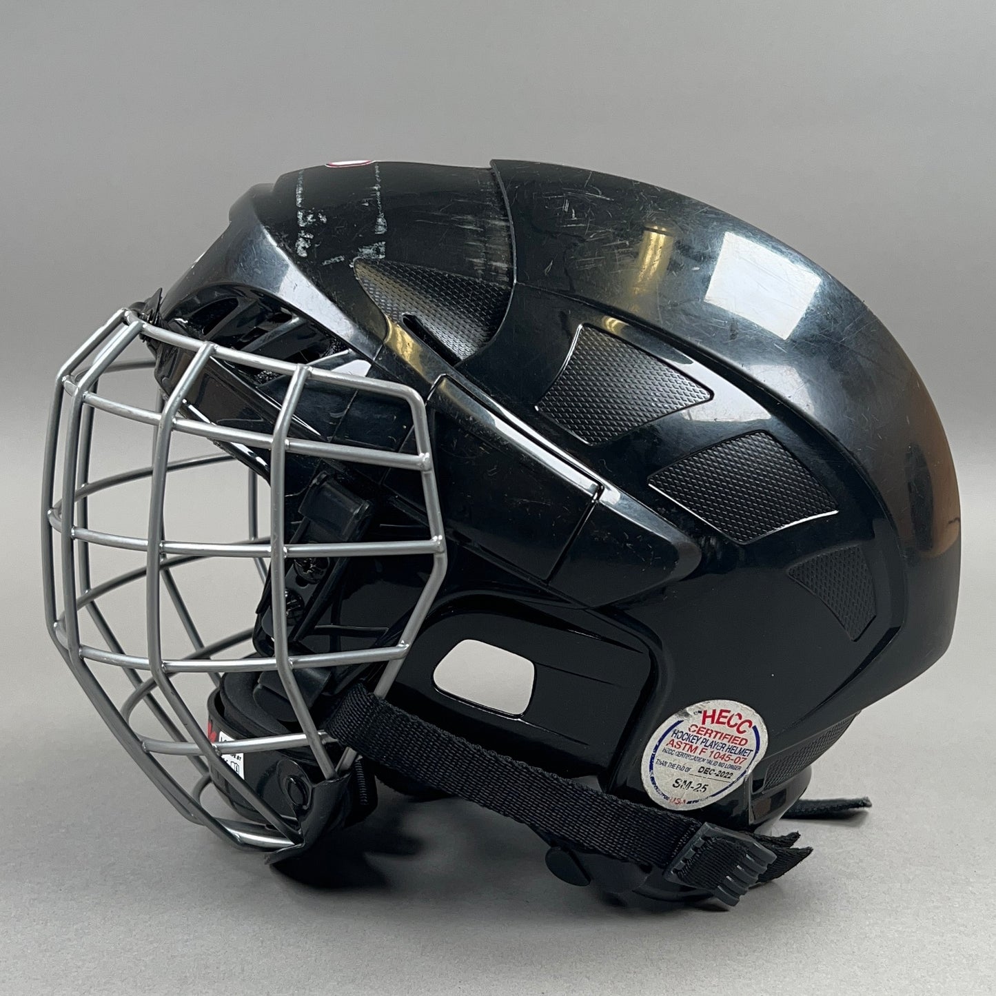 CCM FL40 Small 6 3/8" to 7" Junior Hockey Helmet