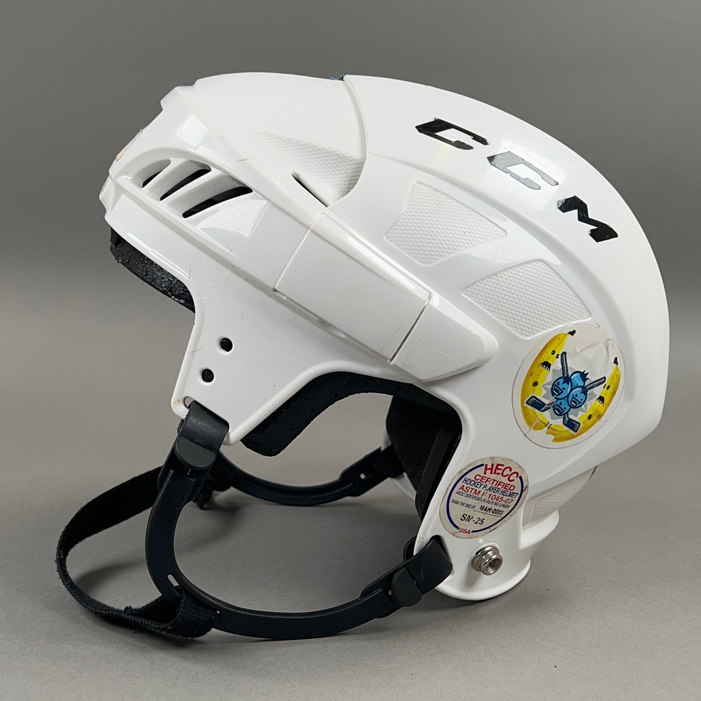 CCM FL40 Small 6 3/8" to 7" Junior Hockey Helmet