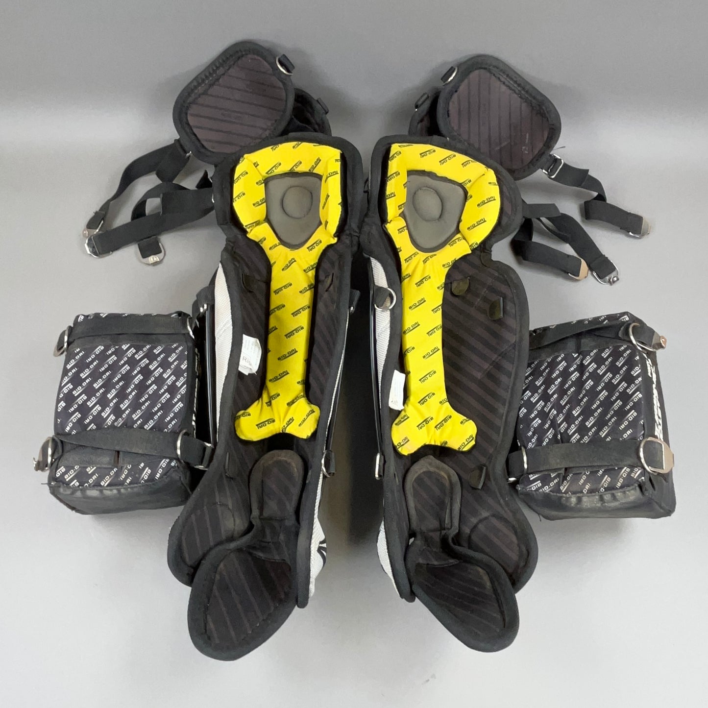 Easton Pro X Senior 16" Catchers Shin Guards