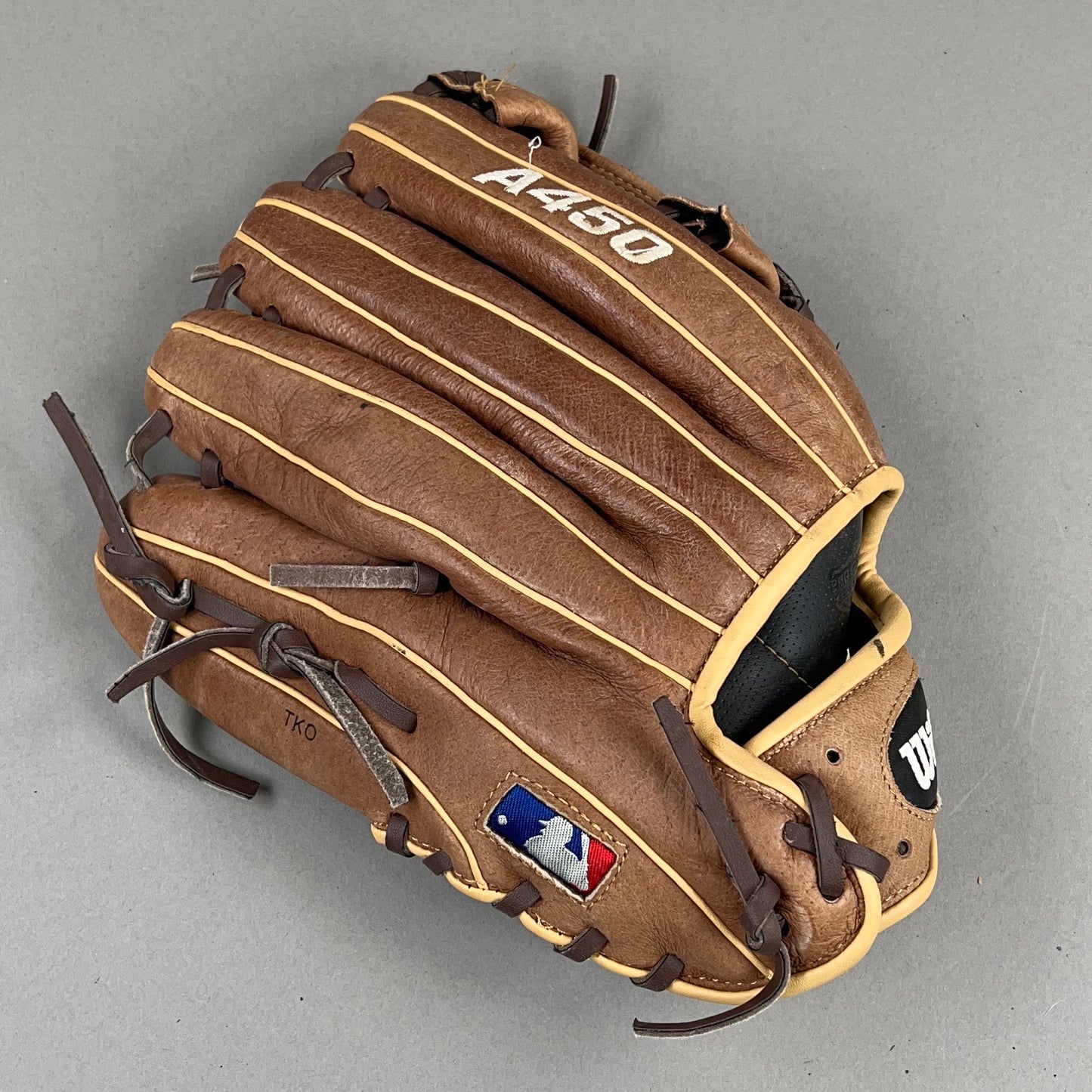 Wilson A450 11.5" Right Hand Thrower Baseball Glove