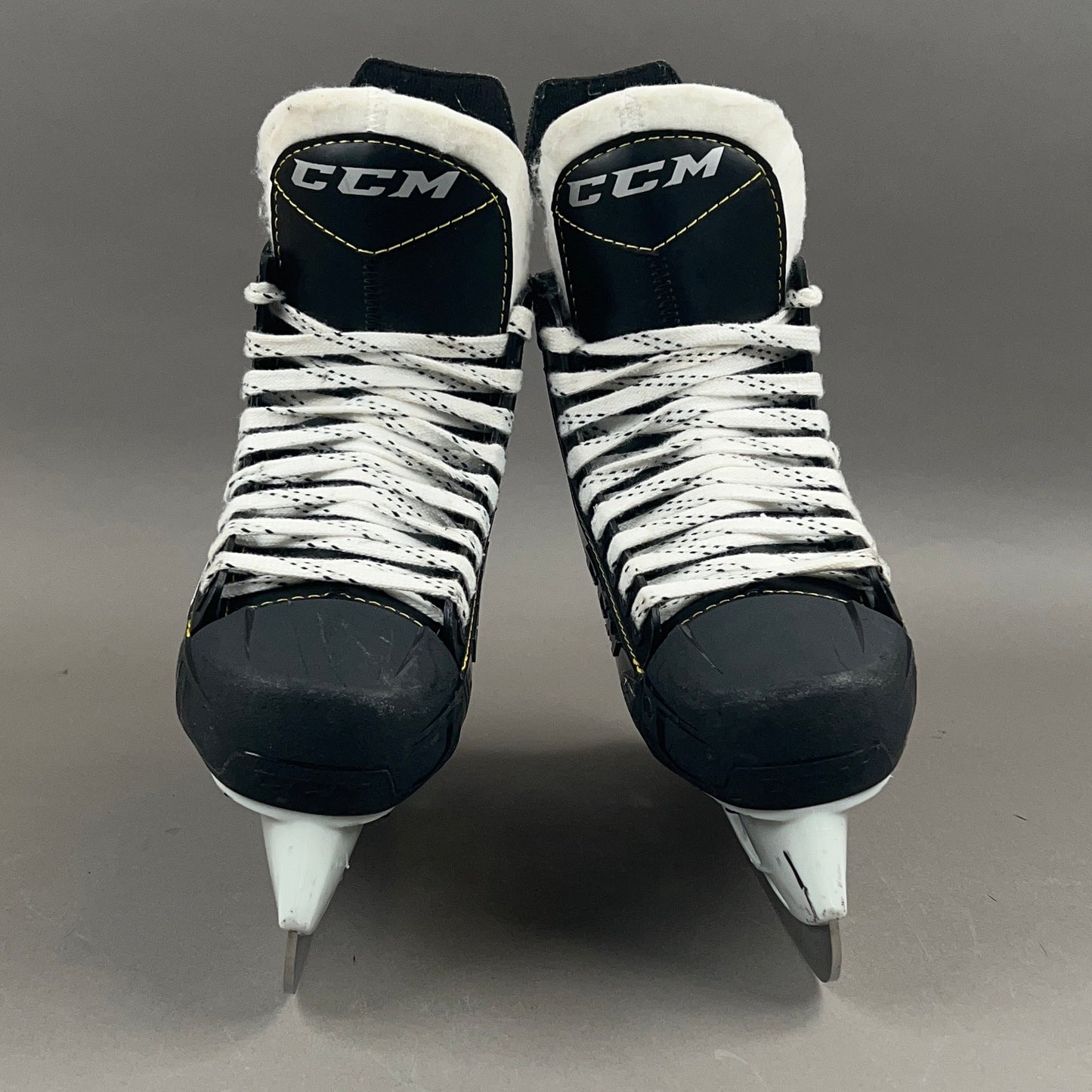 CCM Super Tacks 9350 Size 3 Junior Hockey Skates