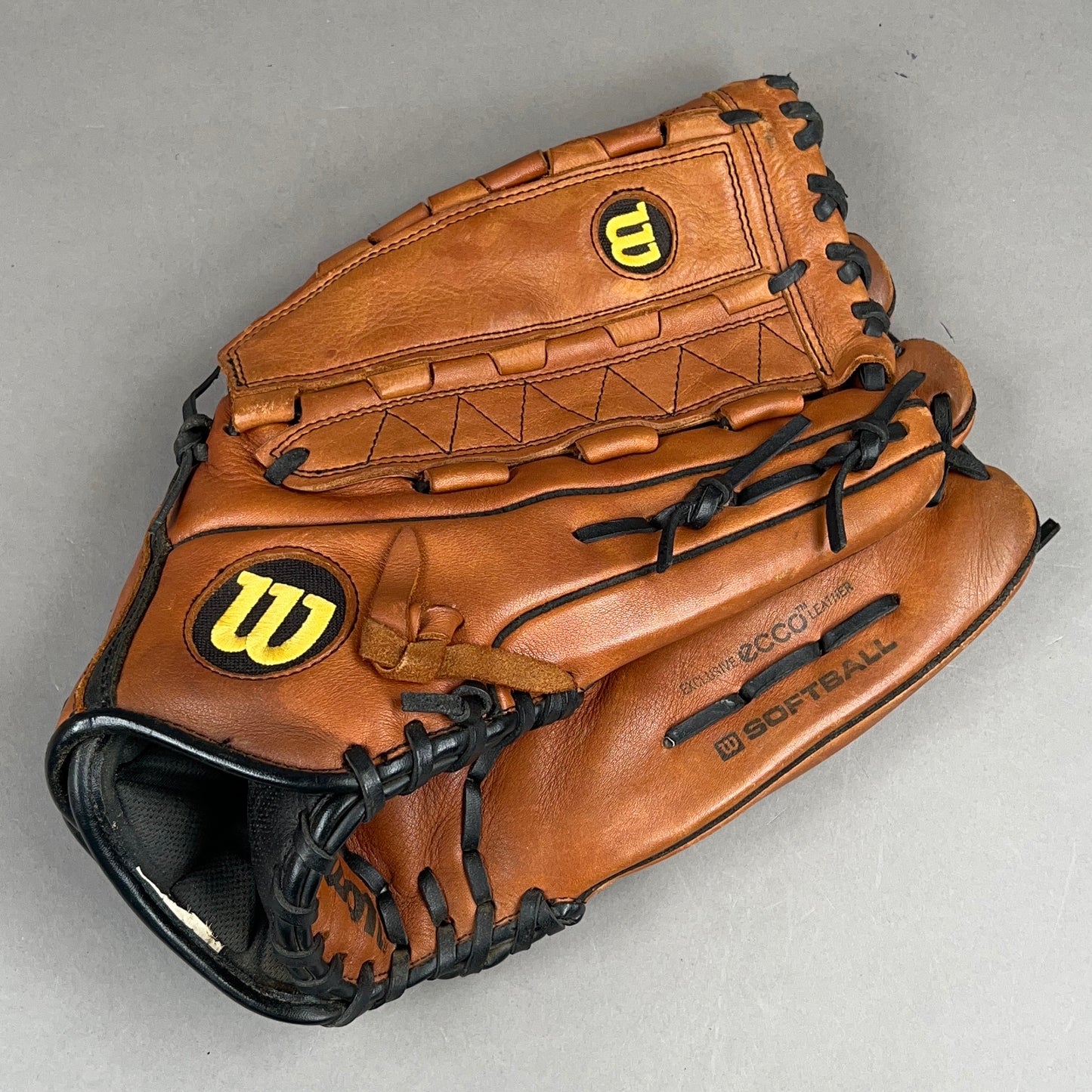 Wilson A700 14" Right Hand Thrower Softball Glove