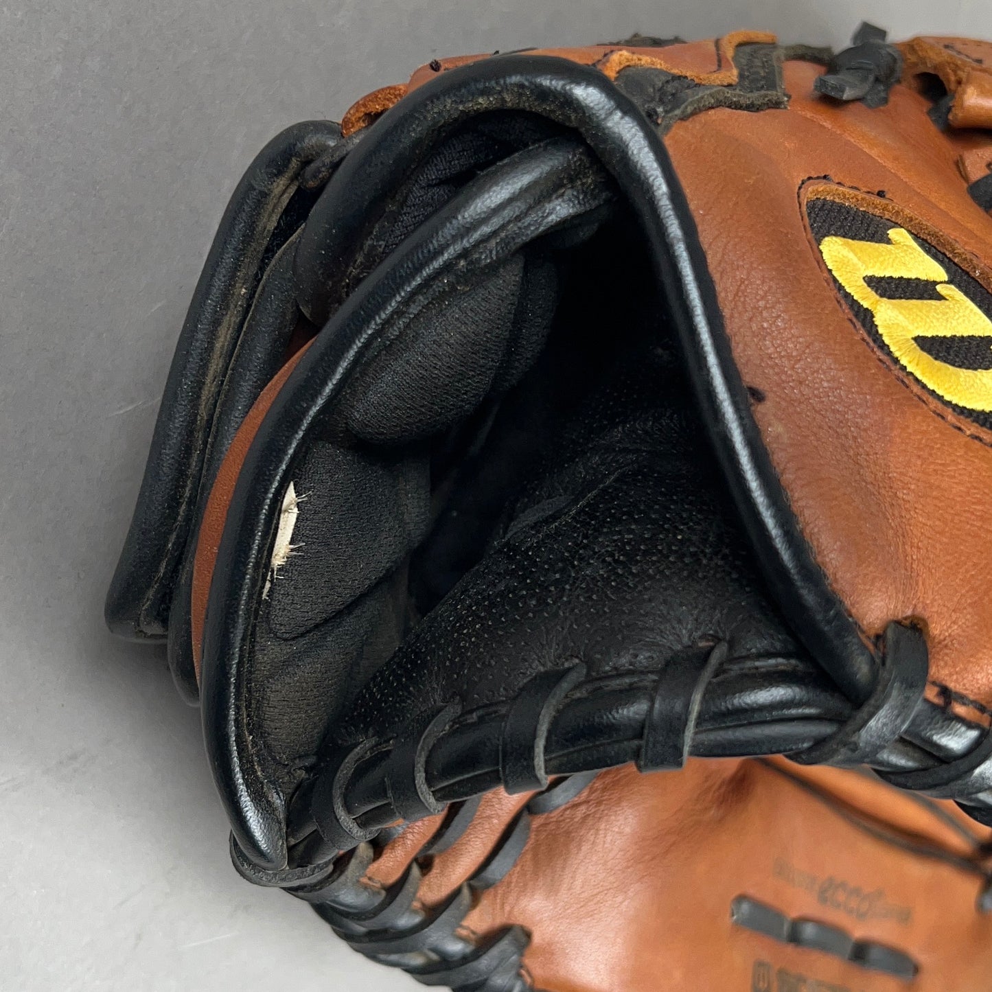 Wilson A700 14" Right Hand Thrower Softball Glove