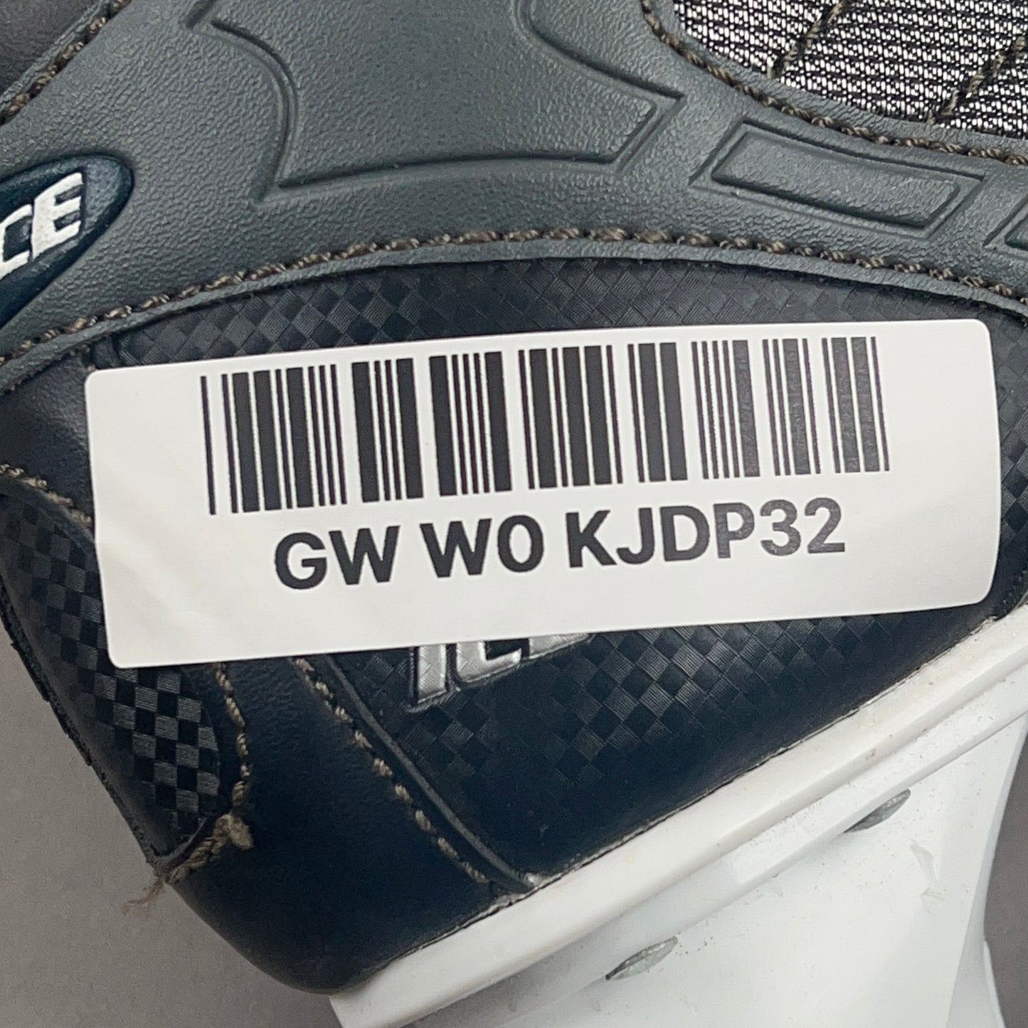 American Ice Force Size 7 Senior Hockey Skates