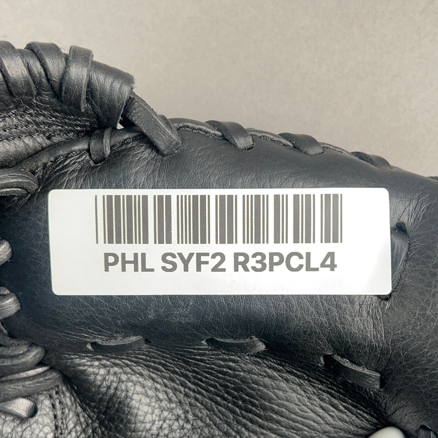 Akadema APP240 33.5" Right Hand Thrower Catchers Mitt