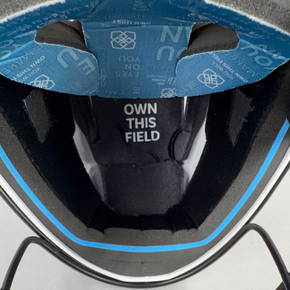 Easton, Jen Schro The Very Best Large 7 1/8" to 7 1/2" Senior Catchers Helmet