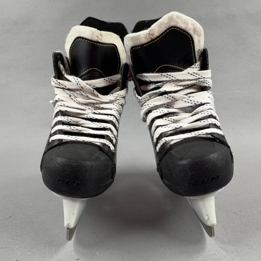 CCM Tacks 9040 Size 2 Junior Hockey Skates