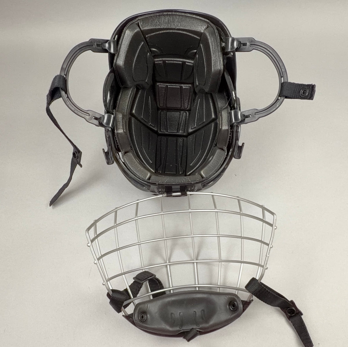 CCM FL40 Medium 6 7/8" to 7 3/8" Hockey Helmet