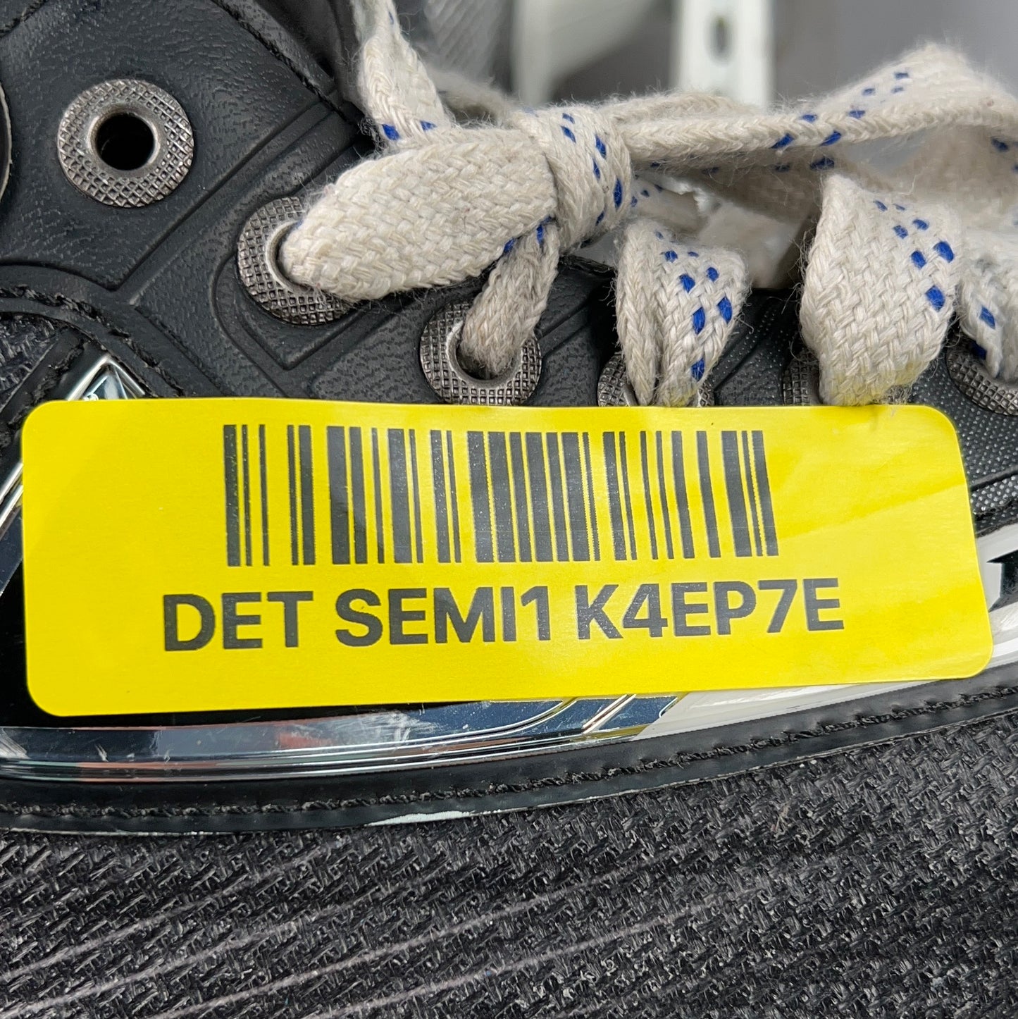 CCM U+ Size 2.5 Junior Hockey Skates