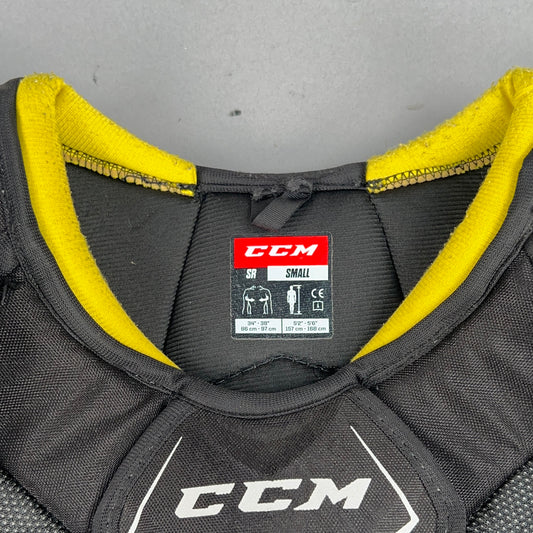 CCM Tacks 9550 Senior Small Hockey Shoulder Pads — view 2